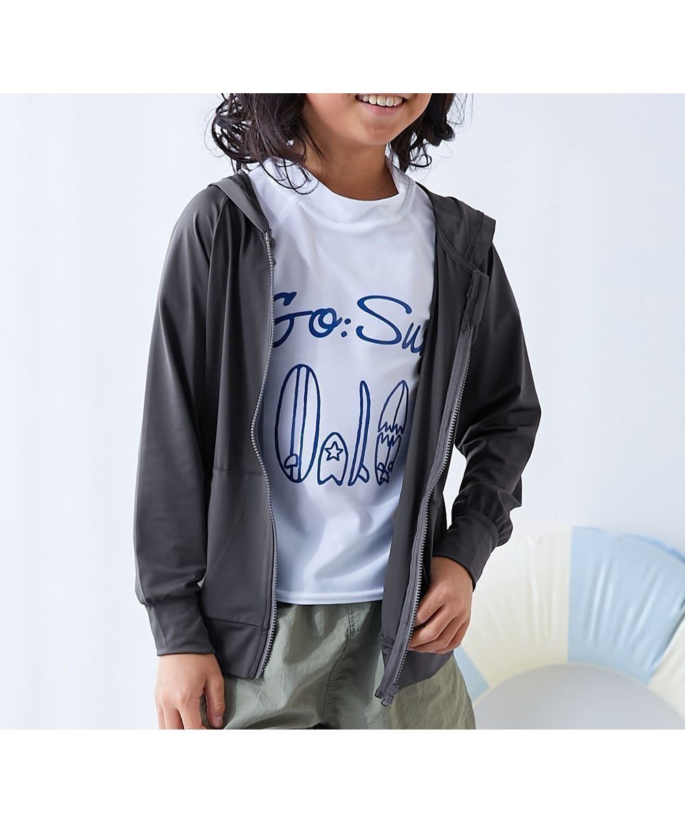 【デビロック/devirock / KIDS】の【水の中でも着られる】接触冷感 UVカット ジップパーカー 子供服 キッズ 26SS インテリア・キッズ・メンズ・レディースファッション・服の通販 founy(ファウニー) ファッション Fashion キッズファッション Fashion for Kids ストレッチ Stretch, Stretchy Fabric なめらか Smooth, Silky Texture パーカー Hoodie, Parka フィット Fit, Slim Fit 2026年 2026 2026春夏・S/S Spring/Summer 2026 SS26 001-スミクロ|ID: prp329100004993406 ipo3291000000037398542