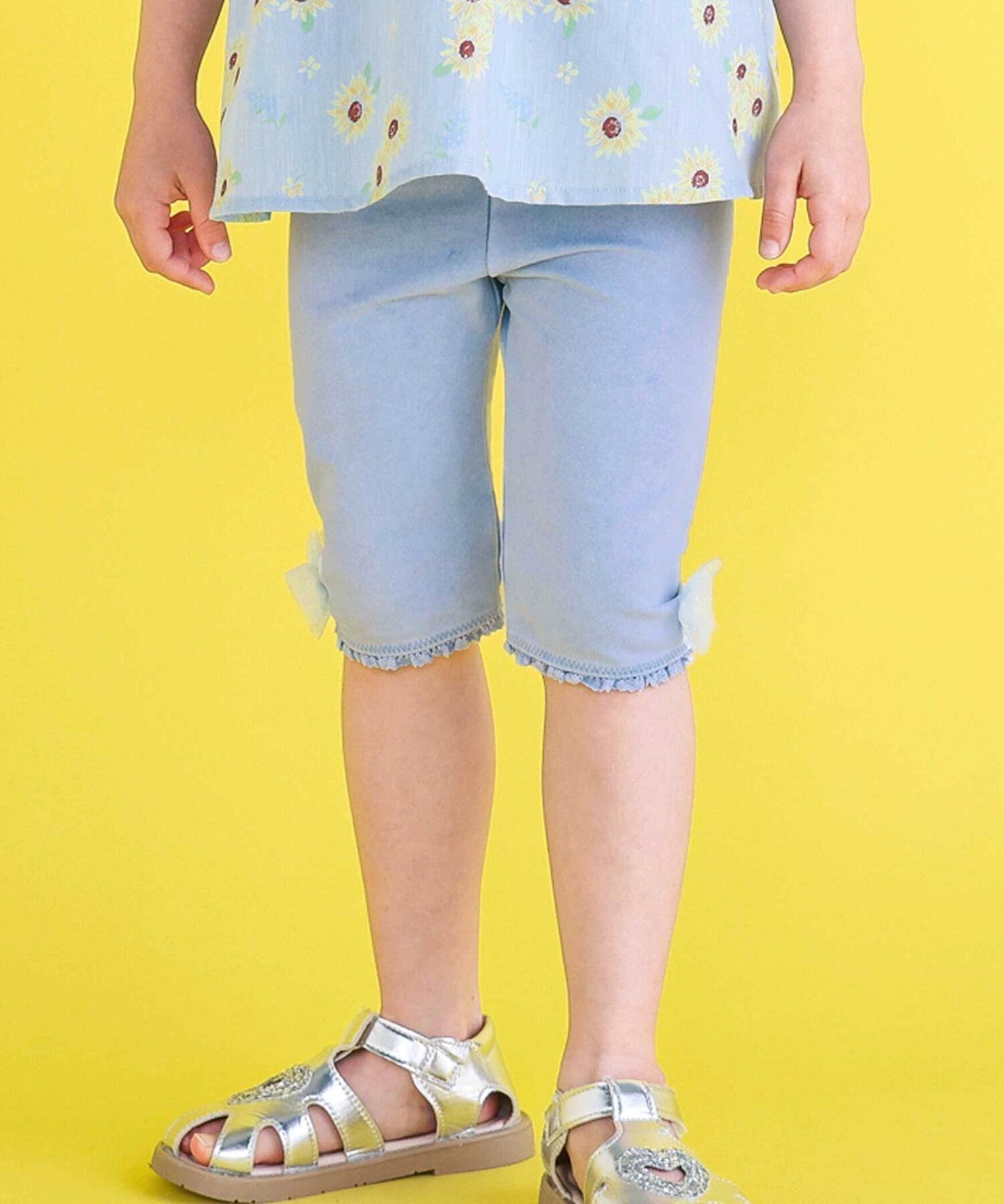 【ベベ オンライン ストア/BEBE ONLINE STORE / KIDS】の【接触冷感】裾リボン星付きモチーフ5分丈レギンス(80~130cm) インテリア・キッズ・メンズ・レディースファッション・服の通販 founy(ファウニー) 　ファッション　Fashion　キッズファッション　Fashion for Kids　春　Spring　ガーリー　Girly, Feminine Style　コレクション　Collection, Seasonal Line　テレコ　Ribbed, Rib Stitch　デニム　Denim, Jeans Material　フィット　Fit, Slim Fit　フレンチ　French, French Style　モチーフ　Motif, Design Theme　リボン　Ribbon, Bow　レギンス　Leggings, Stretch Pants　レース　Lace, Lace Fabric　S/S・春夏　SS, Spring/Summer, Warm Season　夏　Summer　エレガント 上品　Elegant　2026年　2026　2026春夏・S/S　Spring/Summer 2026 SS26　ブルー|ID: prp329100004993415 ipo3291000000037398621
