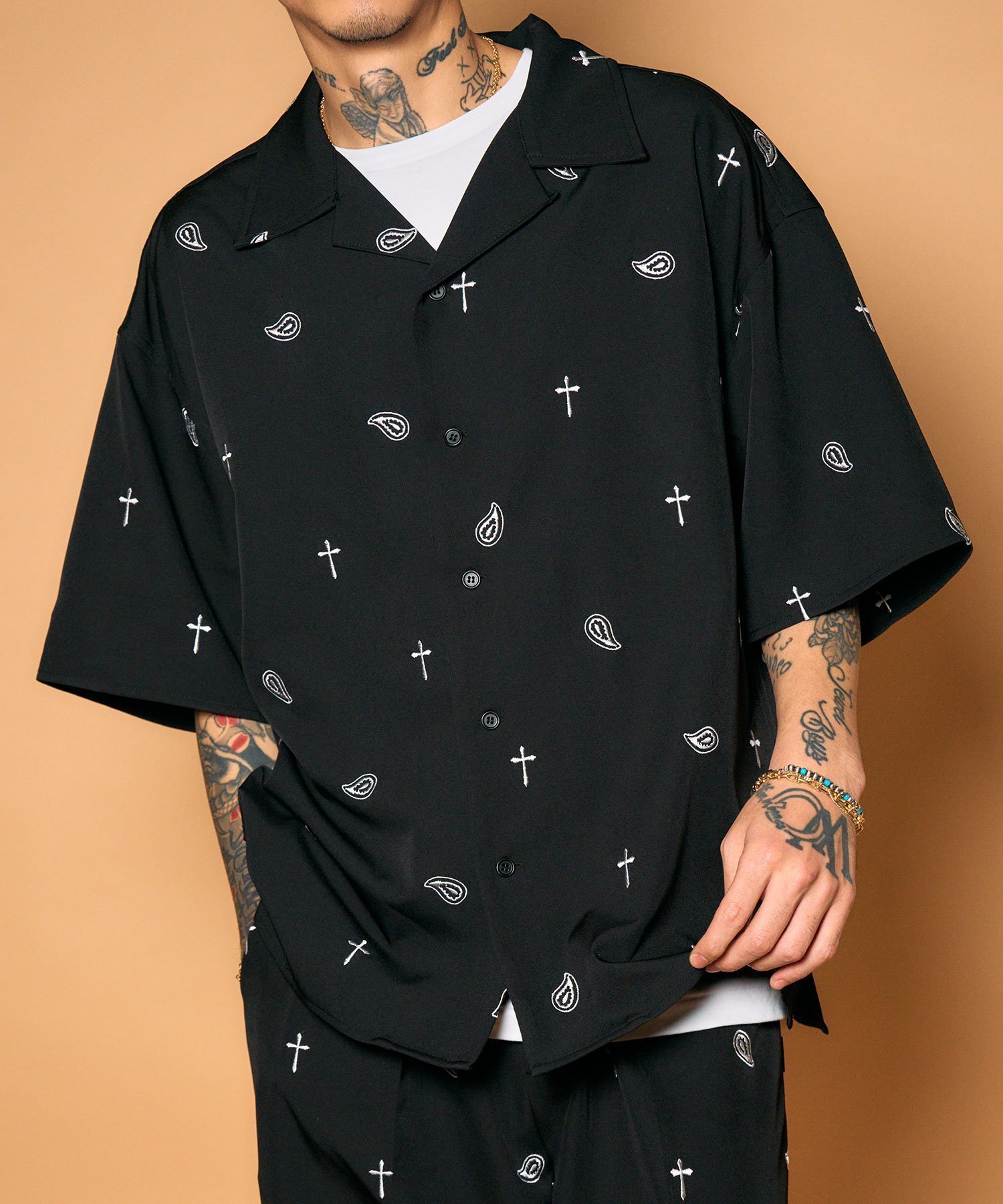 【サブサエティ/Subciety / MEN】のAll-over embroidered shirt 大人の最旬トレンドファッション＆コーディネート founy(ファウニー) 　ファッション　Fashion　メンズファッション　Fashion for Men　セットアップ　Set-Up, Coordinated Outfit　ドレープ　Drape, Draping Fabric　プリント　Print, Printed Pattern　ペイズリー　Paisley, Ethnic Pattern　ボックス　Boxy, Box Shape　モチーフ　Motif, Design Theme　リラックス　Relax, Relaxed Fit　エレガント 上品　Elegant　再入荷　Restock / Back in Stock　 other-1|ID: prp329100004993503 ipo3291000000037399419