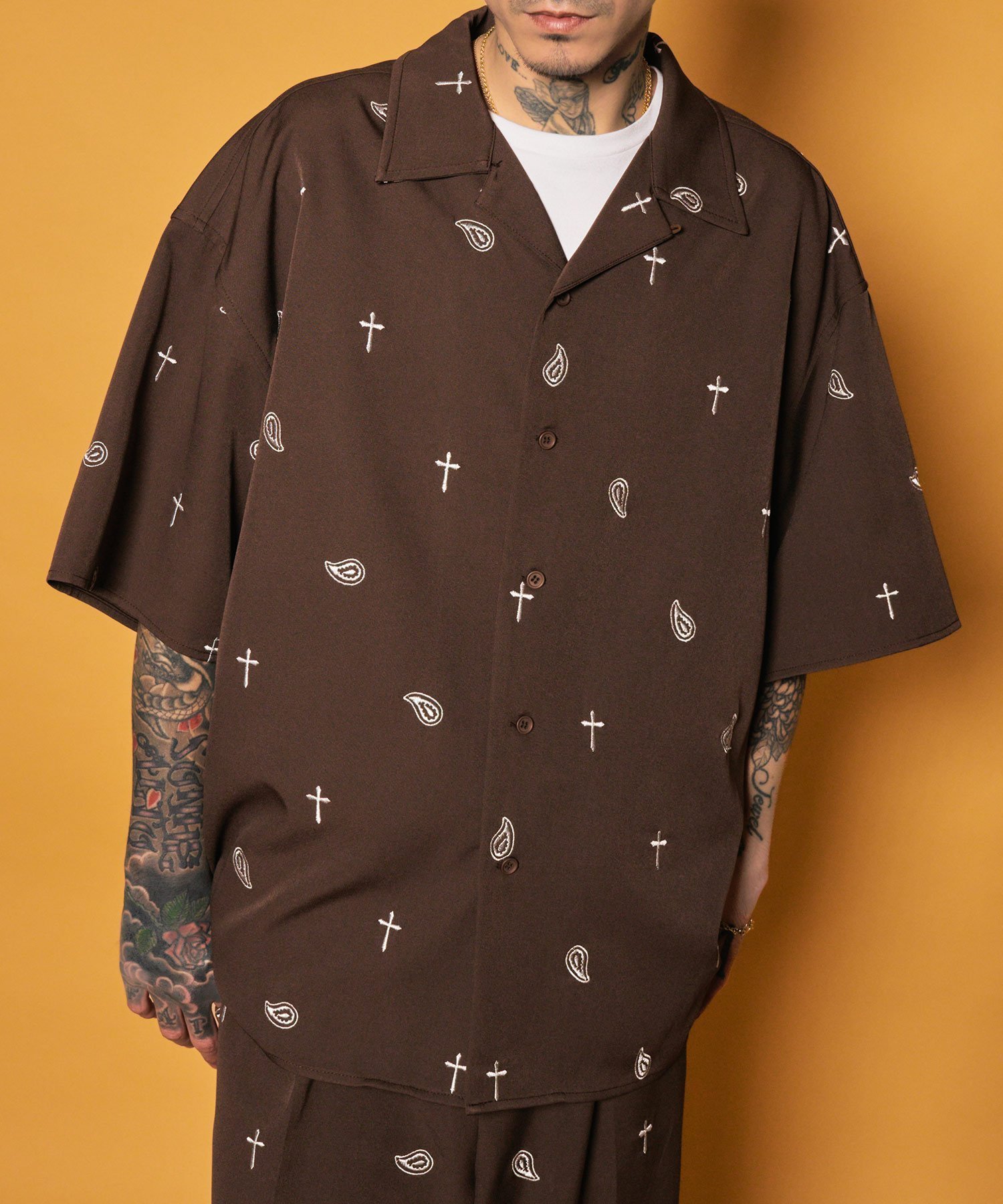 【サブサエティ/Subciety / MEN】のAll-over embroidered shirt インテリア・キッズ・メンズ・レディースファッション・服の通販 founy(ファウニー) 　ファッション　Fashion　メンズファッション　Fashion for Men　セットアップ　Set-Up, Coordinated Outfit　ドレープ　Drape, Draping Fabric　プリント　Print, Printed Pattern　ペイズリー　Paisley, Ethnic Pattern　ボックス　Boxy, Box Shape　モチーフ　Motif, Design Theme　リラックス　Relax, Relaxed Fit　エレガント 上品　Elegant　再入荷　Restock / Back in Stock　BROWN|ID: prp329100004993503 ipo3291000000037399422