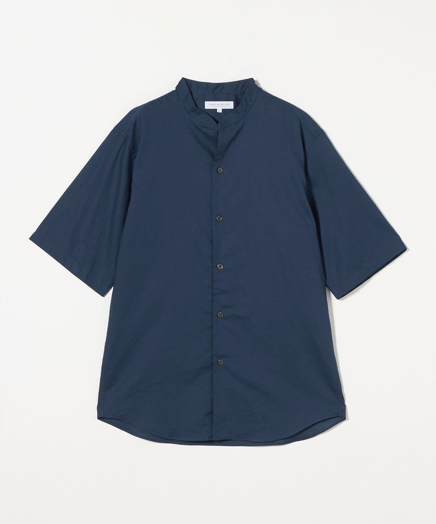 【ユナイテッドアローズ/UNITED ARROWS / MEN】のスキッパー ショートスリーブ バンドカラーシャツ A DAY IN THE LIFE インテリア・キッズ・メンズ・レディースファッション・服の通販 founy(ファウニー) 　ファッション　Fashion　メンズファッション　Fashion for Men　サンダル　Sandals, Summer Shoes　ショーツ　Shorts, Short Pants　ショート　Short, Short Length　シンプル　Simple, Minimal　スキッパー　Skipper, Open Collar　スラックス　Slacks, Dress Pants　スリーブ　Sleeve, Long Sleeve / Short Sleeve　アウトレット　Outlet / Clearance　おすすめ　Recommended / Our Picks　夏　Summer　NAVY|ID: prp329100004993516 ipo3291000000037399506