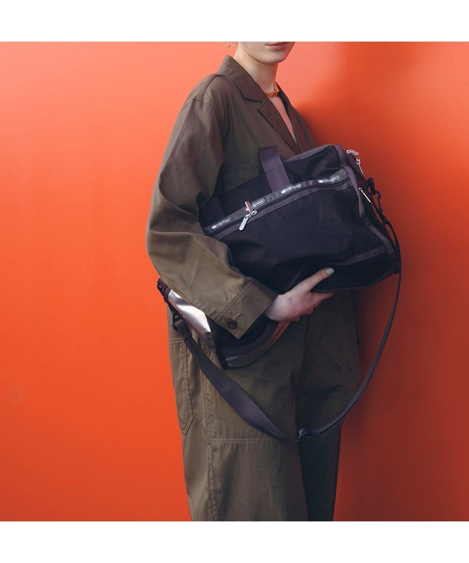 【アダム エ ロペ/ADAM ET ROPE'】の【LeSportsac for ADAM ET ROPE 】Exclusive Deluxe Med Weeknder インテリア・キッズ・メンズ・レディースファッション・服の通販 founy(ファウニー) 　ファッション　Fashion　レディースファッション　Fashion for Women　スポーツウェア　Functional & Stylish Sportswear　軽量　Lightweight, Ultra Light　ショルダー　Shoulder, Shoulder Strap　シルバー　Silver, Metallic Silver　ニューヨーク　New York, NYC Style　ボストンバッグ　Boston Bag, Retro Bag　ポケット　Pocket, Pocket Detail　ポーチ　Pouch, Small Case　別注　Limited Edition, Custom Order　おすすめ　Recommended / Our Picks　旅行　Travel　2026年　2026　2026春夏・S/S　Spring/Summer 2026 SS26　シルバー(93)|ID: prp329100004993539 ipo3291000000037399717