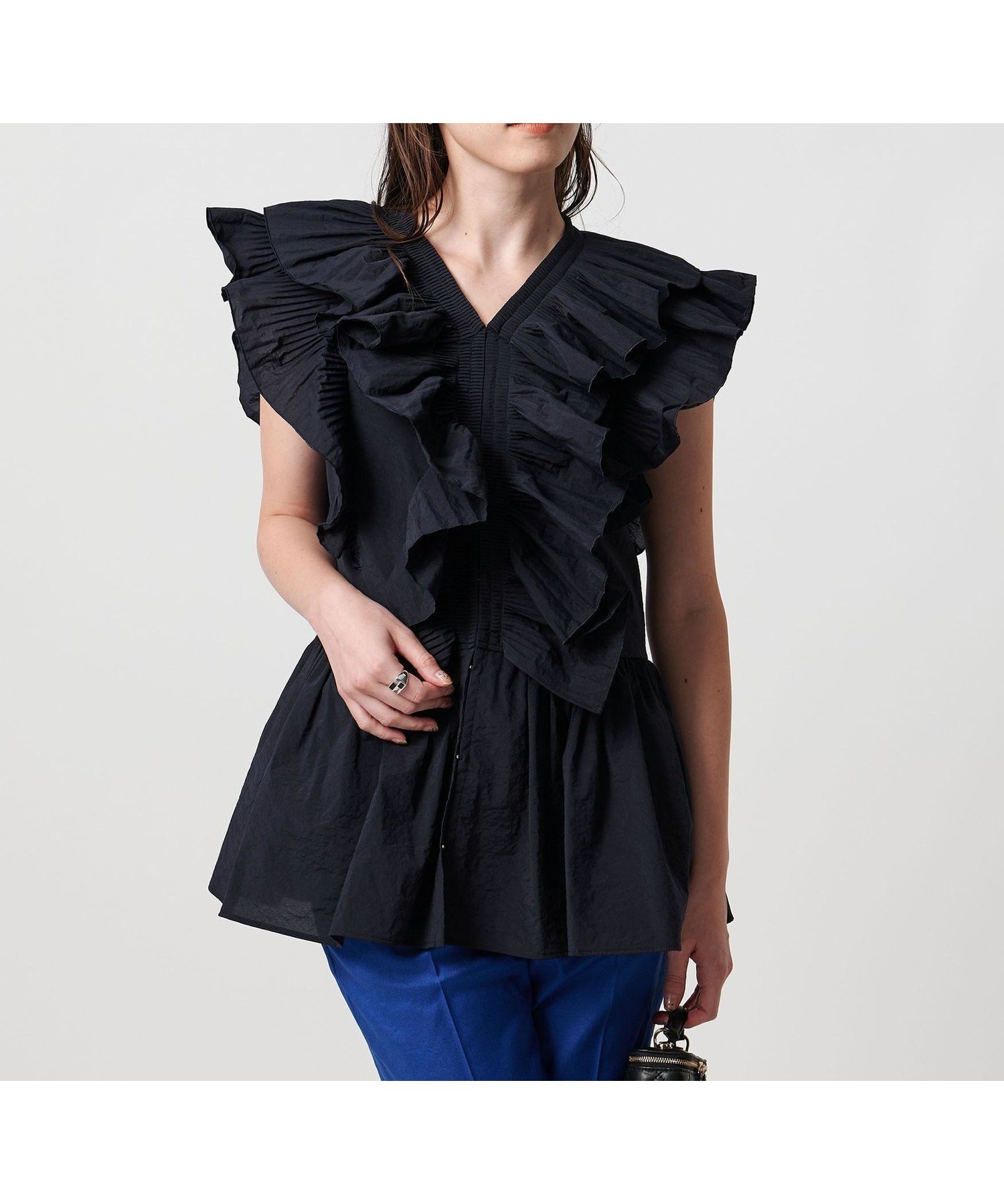 【ユナイテッドアローズ/UNITED ARROWS】のフリル ギャザー ブラウス ウォッシャブル 大人の最旬トレンドファッション＆コーディネート founy(ファウニー) 　ファッション　Fashion　レディースファッション　Fashion for Women　トップス・カットソー　Cut & Sew Tops　シャツ・ブラウス・オフィスカジュアル　Elegant Blouses & Button-Ups　ウォッシャブル　Machine Washable　ギャザー　Gathered, Ruffled　軽量　Lightweight, Ultra Light　スリーブ　Sleeve, Long Sleeve / Short Sleeve　タイトスカート　Pencil Skirt, Tight Skirt　フリル　Frill, Ruffle　プリーツ　Pleats, Pleated　羽織　Haori, Light Jacket　リラックス　Relax, Relaxed Fit　ワイド　Wide, Wide Fit　アウトレット　Outlet / Clearance　おすすめ　Recommended / Our Picks　 other-1|ID: prp329100004993557 ipo3291000000037400047