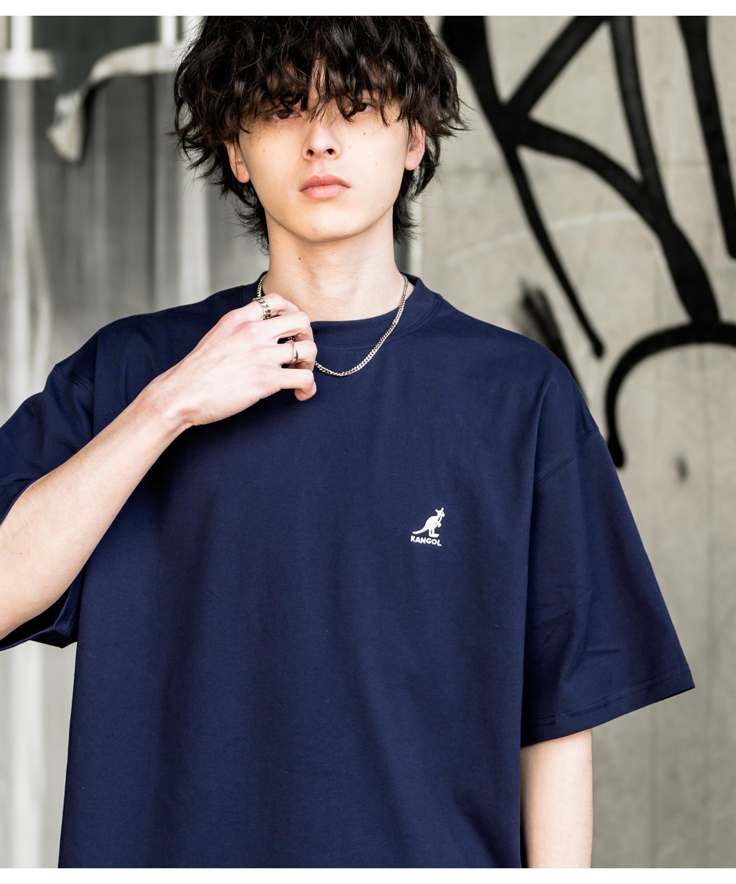 【ロッキーモンロー/Rocky Monroe】のKANGOL 別注コラボ 接触冷感ワンポイントロゴ半袖Tシャツ インテリア・キッズ・メンズ・レディースファッション・服の通販 founy(ファウニー) 　ファッション　Fashion　レディースファッション　Fashion for Women　トップス・カットソー　Cut & Sew Tops　シャツ・ブラウス・オフィスカジュアル　Elegant Blouses & Button-Ups　ロングTシャツ・Tシャツ　Longline T-Shirts & Tees　アウトドア　Outdoor Clothing　カットソー　Cut and Sewn Top　コラボ　Collaboration, Collab　ショルダー　Shoulder, Shoulder Strap　シンプル　Simple, Minimal　スリット　Slit, Slit Detail　デニム　Denim, Jeans Material　ドロップ　Drop Shoulder, Dropped Style　人気　Popular, Best Seller　バランス　Balance, Style Balance　別注　Limited Edition, Custom Order　半袖　Short Sleeve, Half Sleeve　メンズ　Men's, Menswear　リラックス　Relax, Relaxed Fit　ワイド　Wide, Wide Fit　ワンポイント　One Point, Statement Accent　再入荷　Restock / Back in Stock　おすすめ　Recommended / Our Picks　夏　Summer　エレガント 上品　Elegant　ネイビー|ID: prp329100004993595 ipo3291000000037400354