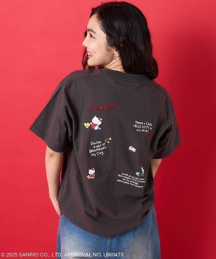 【フリークスストア/FREAK'S STORE】のSANRIO HELLO KITTY 刺繍Tシャツ 25SS インテリア・キッズ・メンズ・レディースファッション・服の通販 founy(ファウニー) 　ファッション　Fashion　レディースファッション　Fashion for Women　トップス・カットソー　Cut & Sew Tops　シャツ・ブラウス・オフィスカジュアル　Elegant Blouses & Button-Ups　ロングTシャツ・Tシャツ　Longline T-Shirts & Tees　2025年　2025　2025春夏・S/S　Spring/Summer 2025 SS25　キャラクター　Character, Licensed Characters　スウェット / スエット　Sweatshirt, Sweatwear　スペシャル　Special, Limited Edition　フロント　Front, Front Design　プリント　Print, Printed Pattern　モチーフ　Motif, Design Theme　ワンポイント　One Point, Statement Accent　半袖　Short Sleeve, Half Sleeve　夏　Summer　S/S・春夏　SS, Spring/Summer, Warm Season　チャコールグレー|ID: prp329100004993616 ipo3291000000037400516