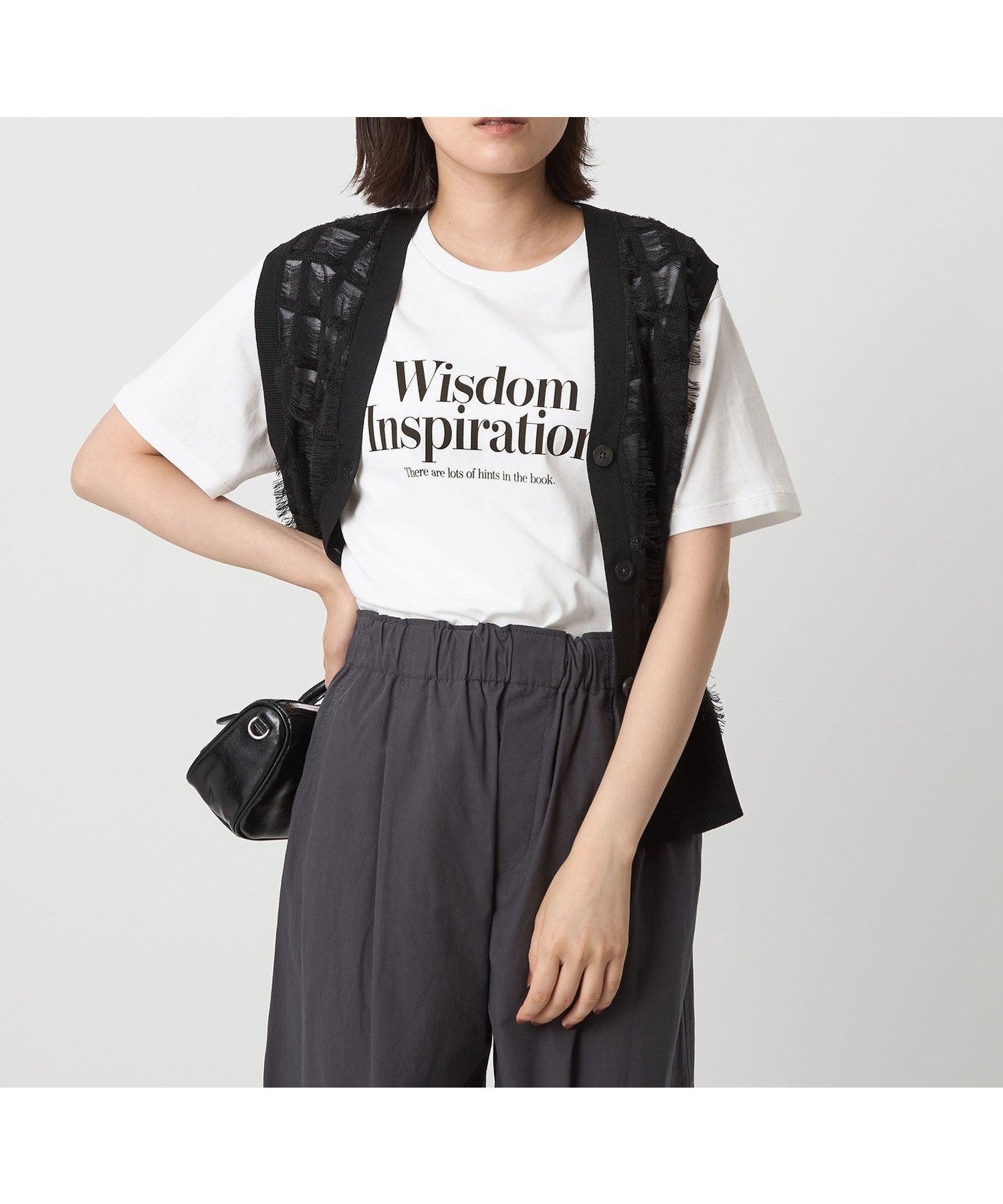 【ユナイテッドアローズ/UNITED ARROWS】のロゴ ショートスリーブ Tシャツ インテリア・キッズ・メンズ・レディースファッション・服の通販 founy(ファウニー) 　ファッション　Fashion　レディースファッション　Fashion for Women　トップス・カットソー　Cut & Sew Tops　シャツ・ブラウス・オフィスカジュアル　Elegant Blouses & Button-Ups　ロングTシャツ・Tシャツ　Longline T-Shirts & Tees　インナー　Innerwear　春　Spring　秋　Autumn　コンパクト　Compact, Small Size　サロペット　Overalls, Salopette　ショート　Short, Short Length　スリーブ　Sleeve, Long Sleeve / Short Sleeve　ボトム　Bottoms, Lower Wear　モノトーン　Monotone, Black and White　ルーズ　Loose, Oversized　アウトレット　Outlet / Clearance　おすすめ　Recommended / Our Picks　夏　Summer　OFF WHITE|ID: prp329100004993618 ipo3291000000037400524