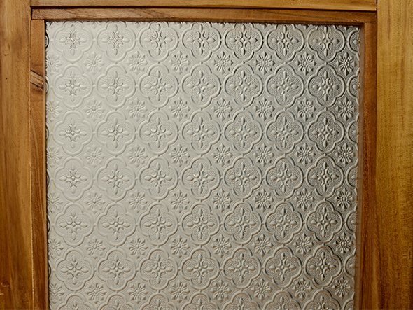 【カジャ/KAJA / GOODS】のUKKO Old Teak Kitchen Cabinet / ウッコ チーク古材 キッチンキャビネット インテリア・キッズ・メンズ・レディースファッション・服の通販 founy(ファウニー) 　ガラス　Glass, Glassware　ホーム・キャンプ・アウトドア・お取り寄せ　Home Living / Home & Lifestyle / Camping Gear / Outdoor Camping　キッチン・ダイニング　Kitchen & Dining Essentials. Stylish & Functional Tableware　キッチン収納　Kitchen Storage　キッチン収納・食器棚・レンジ台　Kitchen Cabinet　ホーム・キャンプ・アウトドア・お取り寄せ　Home Living / Home & Lifestyle / Camping Gear / Outdoor Camping　キッチン・ダイニング　Kitchen & Dining Essentials. Stylish & Functional Tableware　キッチン家電・キッチン用品　Kitchen Appliances & Tools　マグカップ・カップ&ソーサー・陶器食器　Mugs / Cups and Saucers / Ceramic Drinkware　伝統的な柄のジャワガラスを使用しています。|ID: prp329100000000888 ipo3291000000037070485