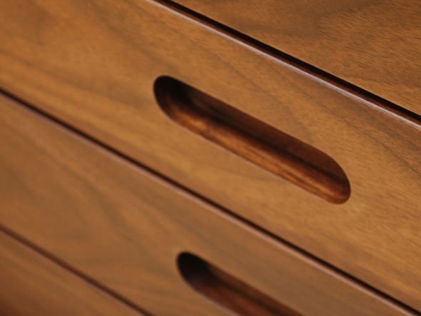 【フライミー ヴェール/FLYMEe vert / GOODS】のSideboard / サイドボード #13706 インテリア・キッズ・メンズ・レディースファッション・服の通販 founy(ファニー) 　シンプル　Simple, Minimal　ホーム・キャンプ・アウトドア・お取り寄せ　Home Living / Home & Lifestyle / Camping Gear / Outdoor Camping　家具・インテリア　Home Furniture & Interior. Stylish & Functional Living Spaces　収納家具・キャビネット　Storage Furniture　サイドボード・リビング収納　Cabinet / Storage Cabinet　引き手は、無垢材の良さを活かしたシンプルな掘り込み引き手です。|ID: prp329100000001058 ipo3291000000036857109