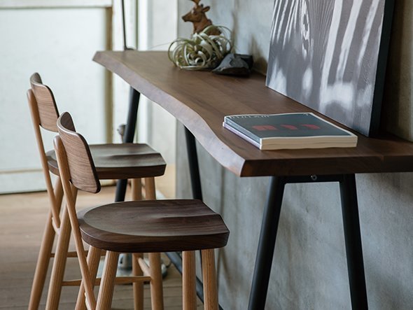 【ナガノインテリア/NAGANO INTERIOR / GOODS】のREAL counter chair / リアル カウンターチェア DC347-CN インテリア・キッズ・メンズ・レディースファッション・服の通販 founy(ファニー) 　送料無料　Free Shipping　テーブル　Table　フレーム　Flame　リアル　Real　ホーム・キャンプ・アウトドア・お取り寄せ　Home,Garden,Outdoor,Camping Gear　家具・インテリア　Furniture　チェア・椅子　Chair　カウンターチェア・ハイスツール　Counter Chair/High Stool　人間工学に基づいて削り出された無垢材の座面は、板座でありながら快適な座り心地を実現。|ID: prp329100000001226 ipo3291000000030216699