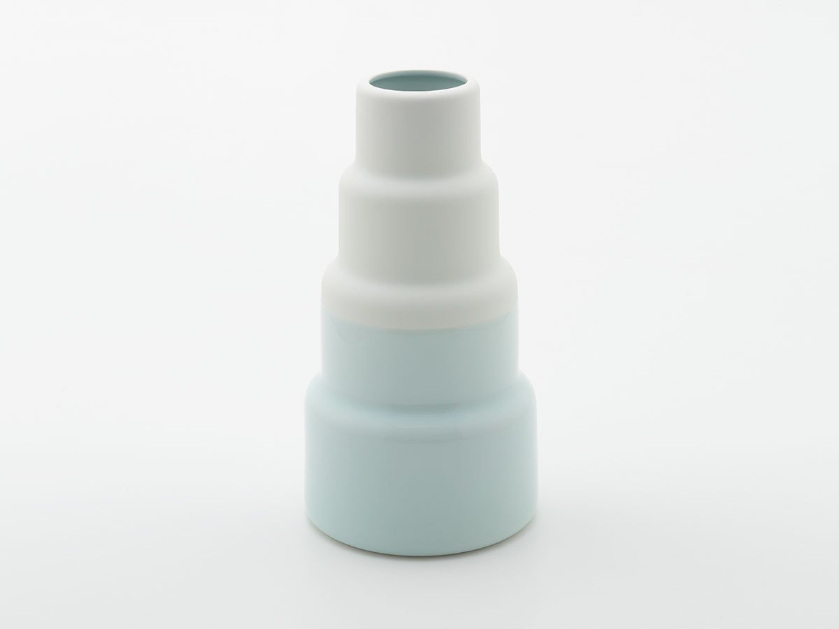 【イチロクイチロクアリタジャパン/1616 / arita japan / GOODS】の1616 / S&B “Colour Porcelain” S&B Vase High / 1616 / S&B “カラーポーセリン” S&B ベース ハイ インテリア・キッズ・メンズ・レディースファッション・服の通販 founy(ファニー) 　送料無料　Free Shipping　テーブル　Table　フラワー　Flower　ホーム・キャンプ・アウトドア・お取り寄せ　Home,Garden,Outdoor,Camping Gear　家具・インテリア　Furniture　その他 インテリア雑貨、家具　Furniture, Interior, Others　ライトブルー|ID: prp329100000001368 ipo3291000000030235597
