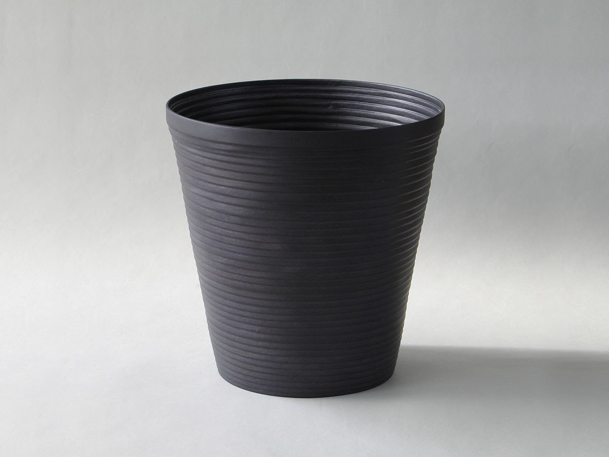 【ブナコ/BUNACO / GOODS】のCoil Dust Box / コイル ダストボックス インテリア・キッズ・メンズ・レディースファッション・服の通販 founy(ファニー) 　送料無料　Free Shipping　ボックス　Boxy, Box Shape　ホーム・キャンプ・アウトドア・お取り寄せ　Home Living / Home & Lifestyle / Camping Gear / Outdoor Camping　家具・インテリア　Home Furniture & Interior. Stylish & Functional Living Spaces　その他 インテリア雑貨、家具　Home Decor & Furniture Extras　ブラック|ID: prp329100000001498 ipo3291000000030190213