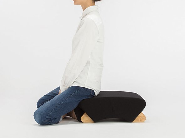 【モナ ディー/Mona.Dee / GOODS】のWAS-F / WAS フロアスツール インテリア・キッズ・メンズ・レディースファッション・服の通販 founy(ファニー) 　送料無料　Free Shipping　クッション　Cushion, Throw Pillow　テーブル　Table, Dining Table　ホーム・キャンプ・アウトドア・お取り寄せ　Home Living / Home & Lifestyle / Camping Gear / Outdoor Camping　家具・インテリア　Home Furniture & Interior. Stylish & Functional Living Spaces　チェア・椅子　Seating & Chairs　スツール・バースツール　Stools & Bar Stools　ホーム・キャンプ・アウトドア・お取り寄せ　Home Living / Home & Lifestyle / Camping Gear / Outdoor Camping　家具・インテリア　Home Furniture & Interior. Stylish & Functional Living Spaces　チェア・椅子　Seating & Chairs　ローチェア・和風座椅子　Floor & Low Chairs　あぐらをかいた時のイメージ|ID: prp329100000001548 ipo3291000000034854413