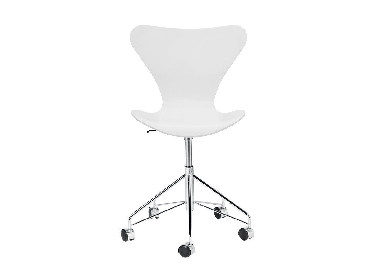 【フリッツ ハンセン/FRITZ HANSEN / GOODS】のSERIES 7 / セブンチェア キャスター付き回転ベース 3117 インテリア・キッズ・メンズ・レディースファッション・服の通販 founy(ファニー) 　ウッド　Wooden Design　キャップ　Cap, Baseball Cap　シェイプ　Shape, Slim Fit　シルク　Silk, 100% Silk　フォルム　Silhouette, Form　送料無料　Free Shipping　おすすめ　Recommended / Our Picks　ホーム・キャンプ・アウトドア・お取り寄せ　Home Living / Home & Lifestyle / Camping Gear / Outdoor Camping　家具・インテリア　Home Furniture & Interior. Stylish & Functional Living Spaces　チェア・椅子　Seating & Chairs　オフィスチェア・在宅ワーク用チェア　Office & Desk Chairs　シェル:ラッカー / ホワイト、脚部:クローム仕上、キャスターキャップ:クローム仕上|ID: prp329100000001582 ipo3291000000034365762