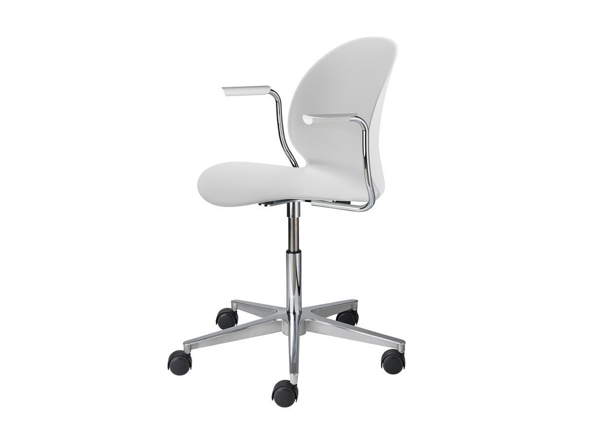 【フリッツ ハンセン/FRITZ HANSEN / GOODS】のN02 RECYCLE / N02 リサイクル アームチェア プラスチックキャスター付きベース N02-31 インテリア・キッズ・メンズ・レディースファッション・服の通販 founy(ファニー) 　サテン　Satin, Glossy Fabric　テーブル　Table, Dining Table　ワーク　Workwear, Utility Style　送料無料　Free Shipping　ホーム・キャンプ・アウトドア・お取り寄せ　Home Living / Home & Lifestyle / Camping Gear / Outdoor Camping　家具・インテリア　Home Furniture & Interior. Stylish & Functional Living Spaces　チェア・椅子　Seating & Chairs　アームチェア・アクセントチェア　Armchairs & Accent Chairs　ホーム・キャンプ・アウトドア・お取り寄せ　Home Living / Home & Lifestyle / Camping Gear / Outdoor Camping　家具・インテリア　Home Furniture & Interior. Stylish & Functional Living Spaces　チェア・椅子　Seating & Chairs　オフィスチェア・在宅ワーク用チェア　Office & Desk Chairs　オフホワイト|ID: prp329100000001598 ipo3291000000033429961