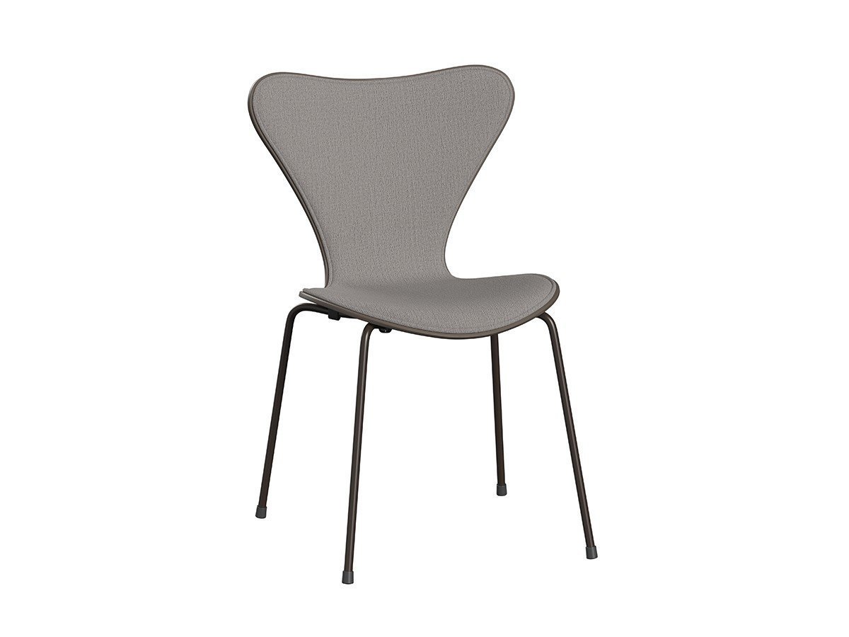 【フリッツ ハンセン/FRITZ HANSEN / GOODS】のSERIES 7 / セブンチェア フロントパディング 3107 インテリア・キッズ・メンズ・レディースファッション・服の通販 founy(ファニー) 　ウッド　Wooden Design　シェイプ　Shape, Slim Fit　シルク　Silk, 100% Silk　ファブリック　Fabric, Textile　フォルム　Silhouette, Form　送料無料　Free Shipping　おすすめ　Recommended / Our Picks　ホーム・キャンプ・アウトドア・お取り寄せ　Home Living / Home & Lifestyle / Camping Gear / Outdoor Camping　家具・インテリア　Home Furniture & Interior. Stylish & Functional Living Spaces　チェア・椅子　Seating & Chairs　ダイニングチェア・木製チェア　Dining Chairs　張地:1121 ベージュ(クリスチャンハウン)、シェル:カラードアッシュ / ディープクレイ、脚部:|ID: prp329100000001615 ipo3291000000034686075