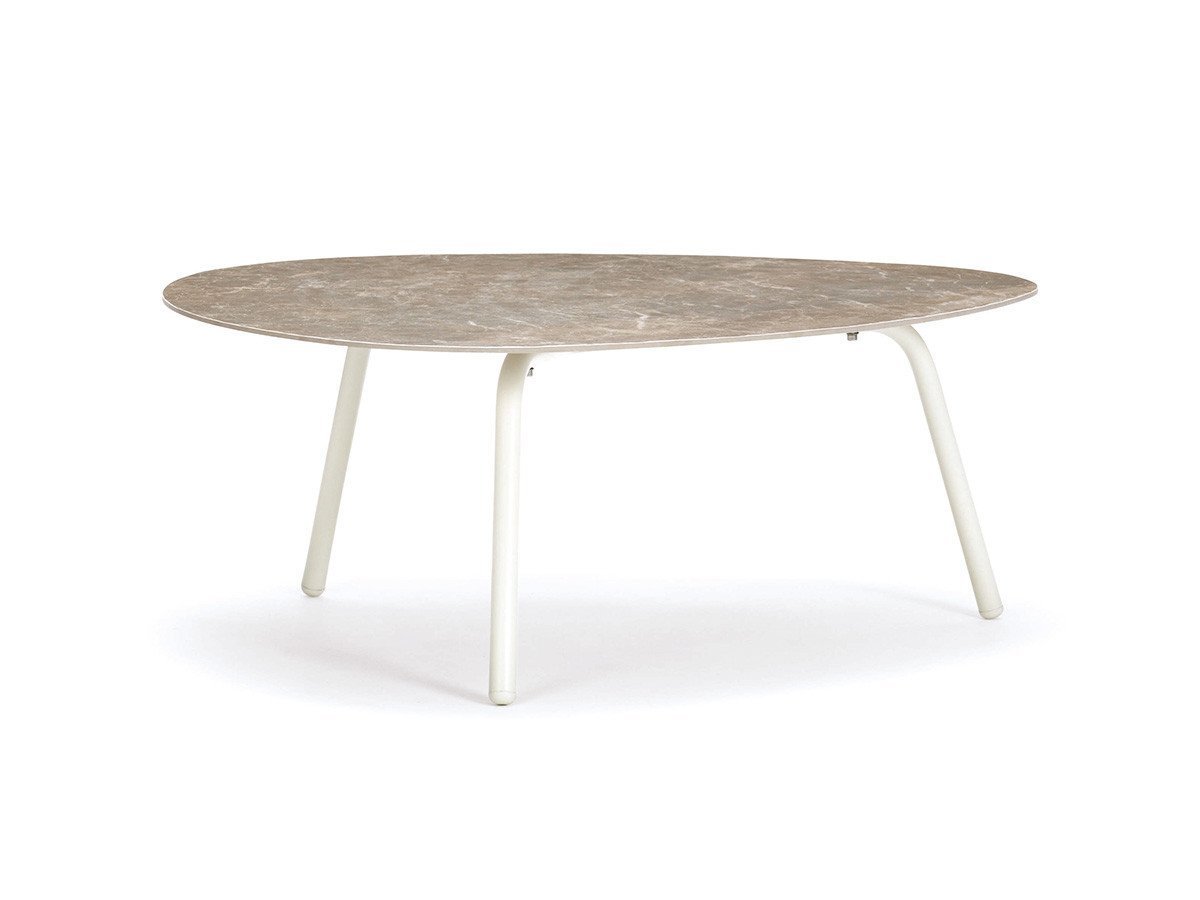 【エムエム/emuemu / GOODS】のTerramare Coffee Table M / テラマーレ コーヒーテーブル M 人気、トレンドファッション・服の通販 founy(ファニー) 　送料無料　Free Shipping　テーブル　Table, Dining Table　フォルム　Silhouette, Form　ホーム・キャンプ・アウトドア・お取り寄せ　Home Living / Home & Lifestyle / Camping Gear / Outdoor Camping　家具・インテリア　Home Furniture & Interior. Stylish & Functional Living Spaces　テーブル　Dining, Coffee & Side Tables　ローテーブル・センターテーブル　Coffee & Center Tables　other-6|ID: prp329100000001830 ipo3291000000031530325