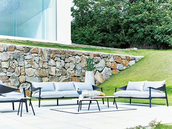 【エムエム/emuemu / GOODS】のTerramare 3P Sofa / テラマーレ 3人掛けソファ インテリア・キッズ・メンズ・レディースファッション・服の通販 founy(ファニー) 　アウトドア　Outdoor Clothing　エレガント 上品　Elegant　クッション　Cushion, Throw Pillow　シンプル　Simple, Minimal　ビンテージ　Vintage, Retro Style　ファブリック　Fabric, Textile　フェイクレザー　Faux Leather, PU Leather　フレーム　Frame, Outline　ホーム・キャンプ・アウトドア・お取り寄せ　Home Living / Home & Lifestyle / Camping Gear / Outdoor Camping　家具・インテリア　Home Furniture & Interior. Stylish & Functional Living Spaces　ソファー　Couches & Sofas　アウトドアだけでなく室内にも取り入れやすいデザインが魅力です。|ID: prp329100000001924 ipo3291000000036764180