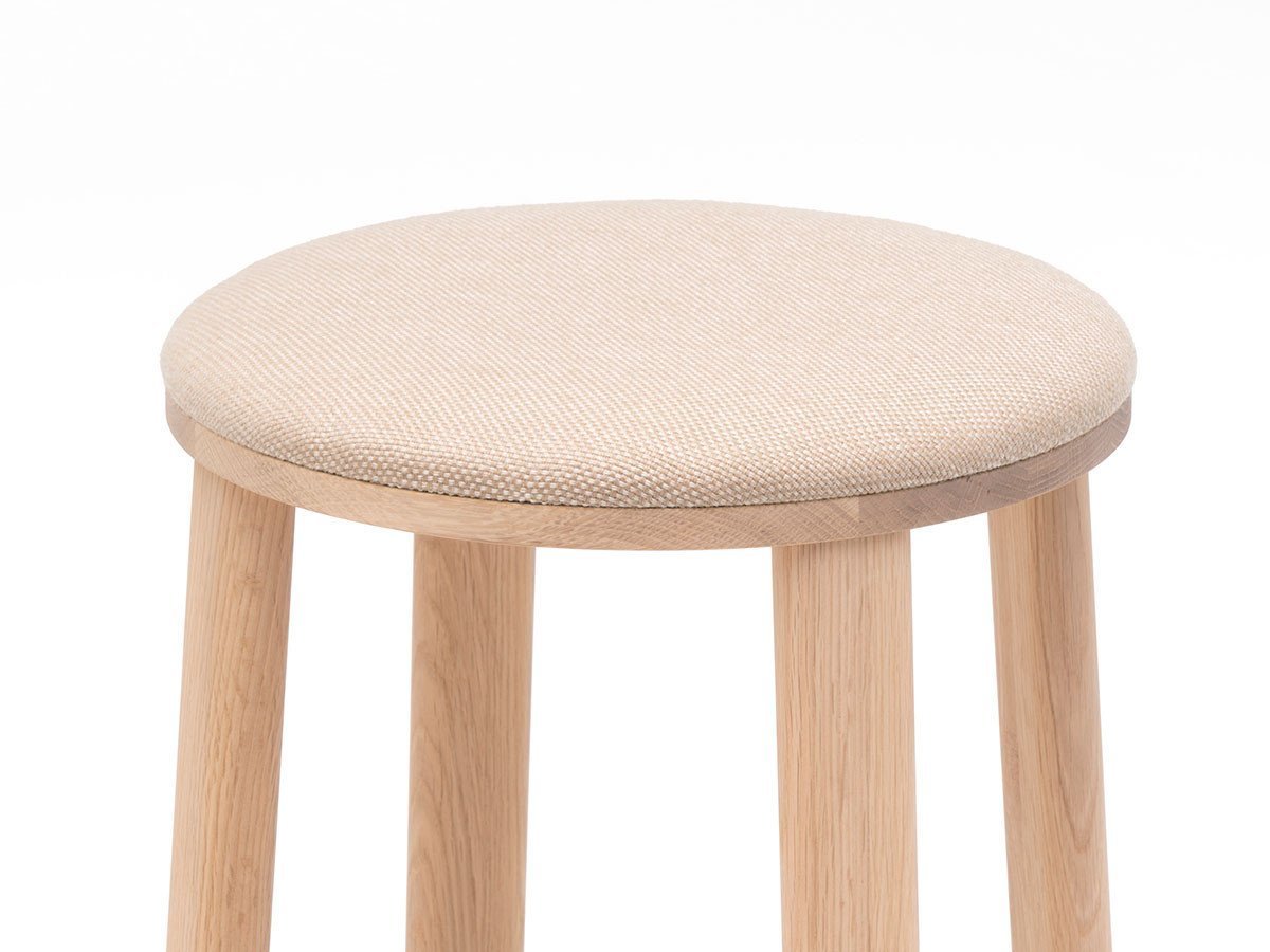 【カリモクニュースタンダード/KARIMOKU NEW STANDARD / GOODS】のARCHIVE BARSTOOL PAD LOW / アーカイブ バースツール パッド ロー インテリア・キッズ・メンズ・レディースファッション・服の通販 founy(ファニー) 　送料無料　Free Shipping　ホーム・キャンプ・アウトドア・お取り寄せ　Home Living / Home & Lifestyle / Camping Gear / Outdoor Camping　家具・インテリア　Home Furniture & Interior. Stylish & Functional Living Spaces　チェア・椅子　Seating & Chairs　スツール・バースツール　Stools & Bar Stools　ホーム・キャンプ・アウトドア・お取り寄せ　Home Living / Home & Lifestyle / Camping Gear / Outdoor Camping　家具・インテリア　Home Furniture & Interior. Stylish & Functional Living Spaces　チェア・椅子　Seating & Chairs　カウンターチェア・ハイチェア　Bar Stools / High Stools　カラー「ピュアオーク」参考イメージ|ID: prp329100000001994 ipo3291000000034309255