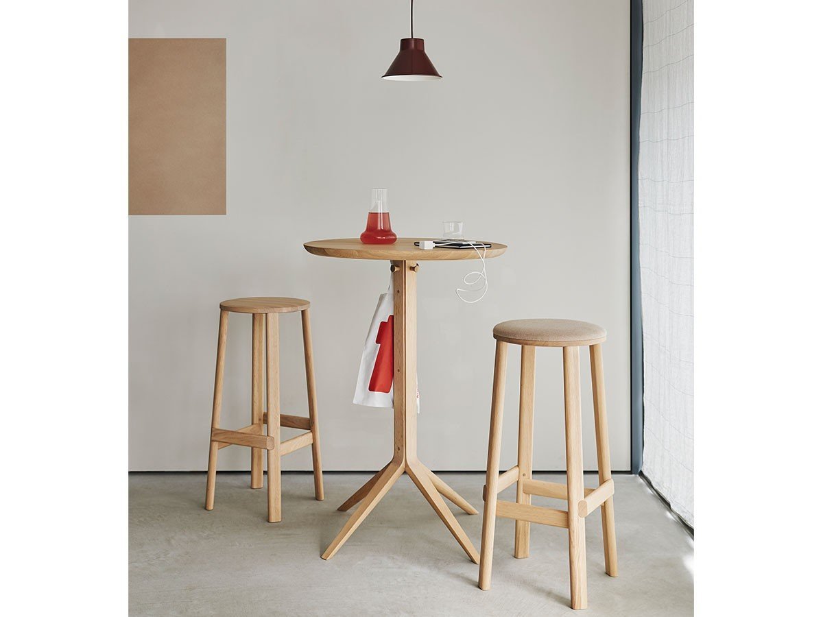 【カリモクニュースタンダード/KARIMOKU NEW STANDARD / GOODS】のARCHIVE BARSTOOL PAD HIGH / アーカイブ バースツール パッド ハイ インテリア・キッズ・メンズ・レディースファッション・服の通販 founy(ファニー) 　送料無料　Free Shipping　ホーム・キャンプ・アウトドア・お取り寄せ　Home Living / Home & Lifestyle / Camping Gear / Outdoor Camping　家具・インテリア　Home Furniture & Interior. Stylish & Functional Living Spaces　チェア・椅子　Seating & Chairs　スツール・バースツール　Stools & Bar Stools　ホーム・キャンプ・アウトドア・お取り寄せ　Home Living / Home & Lifestyle / Camping Gear / Outdoor Camping　家具・インテリア　Home Furniture & Interior. Stylish & Functional Living Spaces　チェア・椅子　Seating & Chairs　カウンターチェア・ハイチェア　Bar Stools / High Stools　Photographer:Masaaki Inoue, Bouillon|ID: prp329100000001995 ipo3291000000034309282