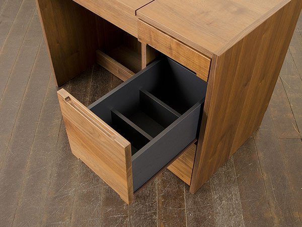 【フライミー ヴェール/FLYMEe vert / GOODS】のDresser / ドレッサー #104000 インテリア・キッズ・メンズ・レディースファッション・服の通販 founy(ファニー) 　デスク　Desk, Work Desk　ホーム・キャンプ・アウトドア・お取り寄せ　Home Living / Home & Lifestyle / Camping Gear / Outdoor Camping　家具・インテリア　Home Furniture & Interior. Stylish & Functional Living Spaces　ミラー・ドレッサー　Mirrors & Dressers　壁掛けミラー・全身鏡・スタンドミラー　Wall Mirror　ホーム・キャンプ・アウトドア・お取り寄せ　Home Living / Home & Lifestyle / Camping Gear / Outdoor Camping　家具・インテリア　Home Furniture & Interior. Stylish & Functional Living Spaces　ミラー・ドレッサー　Mirrors & Dressers　ドレッサー・ミラー付き化粧台　Vanity Table for Bedroom　引出し2段目は仕切り板付き。|ID: prp329100000002437 ipo3291000000036803474