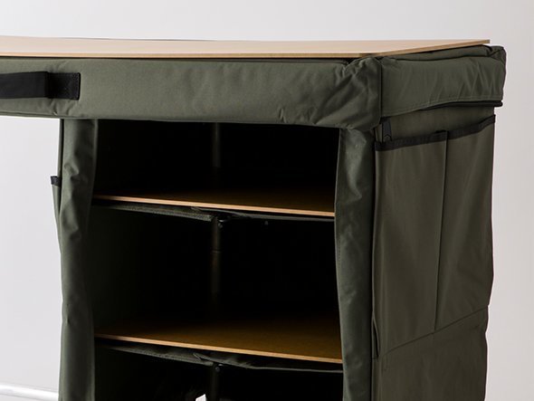 【ハモサ/HERMOSA / GOODS】のGRAMP SUPPLY DESK / グランプ サプライ デスク インテリア・キッズ・メンズ・レディースファッション・服の通販 founy(ファニー) 　送料無料　Free Shipping　コンパクト　Compact, Small Size　デスク　Desk, Work Desk　ビンテージ　Vintage, Retro Style　フランス　France, French　ポケット　Pocket, Pocket Detail　ミリタリー　Military, Army Style　モチーフ　Motif, Design Theme　ホーム・キャンプ・アウトドア・お取り寄せ　Home Living / Home & Lifestyle / Camping Gear / Outdoor Camping　家具・インテリア　Home Furniture & Interior. Stylish & Functional Living Spaces　その他 インテリア雑貨、家具　Home Decor & Furniture Extras　袖下の収納部には細かなものを収納できるサイドポケットも付いています。|ID: prp329100000002457 ipo3291000000036839309