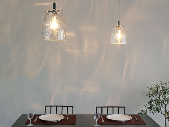 【フライミー ノワール/FLYMEe Noir / GOODS】のPendant Lamp / ペンダントランプ S #32948 インテリア・キッズ・メンズ・レディースファッション・服の通販 founy(ファニー) 　送料無料　Free Shipping　おすすめ　Recommended / Our Picks　ガラス　Glass, Glassware　コンパクト　Compact, Small Size　ホーム・キャンプ・アウトドア・お取り寄せ　Home Living / Home & Lifestyle / Camping Gear / Outdoor Camping　家具・インテリア　Home Furniture & Interior. Stylish & Functional Living Spaces　ライト・照明　Lamps & Lighting Fixtures　ペンダントライト・吊り下げ照明　Pendant Light / Hanging Light Fixture　左:Lサイズ、右:本商品|ID: prp329100000002493 ipo3291000000036763573