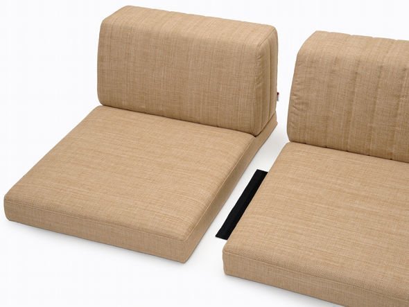 【マルイチセーリング/MARUICHI Selling / GOODS】のSKIP 4 FLOOR SOFA / スキップ4 フロアソファ インテリア・キッズ・メンズ・レディースファッション・服の通販 founy(ファニー) 　キルト　Quilt, Quilted Fabric　セパレート　Separate, Two-Piece　ファブリック　Fabric, Textile　フォルム　Silhouette, Form　ホーム・キャンプ・アウトドア・お取り寄せ　Home Living / Home & Lifestyle / Camping Gear / Outdoor Camping　家具・インテリア　Home Furniture & Interior. Stylish & Functional Living Spaces　ソファー　Couches & Sofas　付属のジョイント布で左右のシートを連結することができます。|ID: prp329100000002797 ipo3291000000036811737