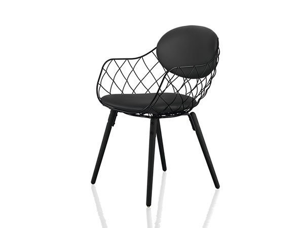 【マジス/MAGIS / GOODS】のPINA / ピーニャ アームチェア ファブリック オーバルクッション × 塗装脚(クヴァドラ スティールカット) インテリア・キッズ・メンズ・レディースファッション・服の通販 founy(ファニー) 　送料無料　Free Shipping　ウッド　Wooden Design　オーバル　Oval Design　クッション　Cushion, Throw Pillow　ファブリック　Fabric, Textile　フレーム　Frame, Outline　ワイヤー　Wire, Wired Bra　ホーム・キャンプ・アウトドア・お取り寄せ　Home Living / Home & Lifestyle / Camping Gear / Outdoor Camping　家具・インテリア　Home Furniture & Interior. Stylish & Functional Living Spaces　チェア・椅子　Seating & Chairs　ダイニングチェア・木製チェア　Dining Chairs　ホーム・キャンプ・アウトドア・お取り寄せ　Home Living / Home & Lifestyle / Camping Gear / Outdoor Camping　家具・インテリア　Home Furniture & Interior. Stylish & Functional Living Spaces　チェア・椅子　Seating & Chairs　アームチェア・アクセントチェア　Armchairs & Accent Chairs　ブラック|ID: prp329100000002881 ipo3291000000034899063