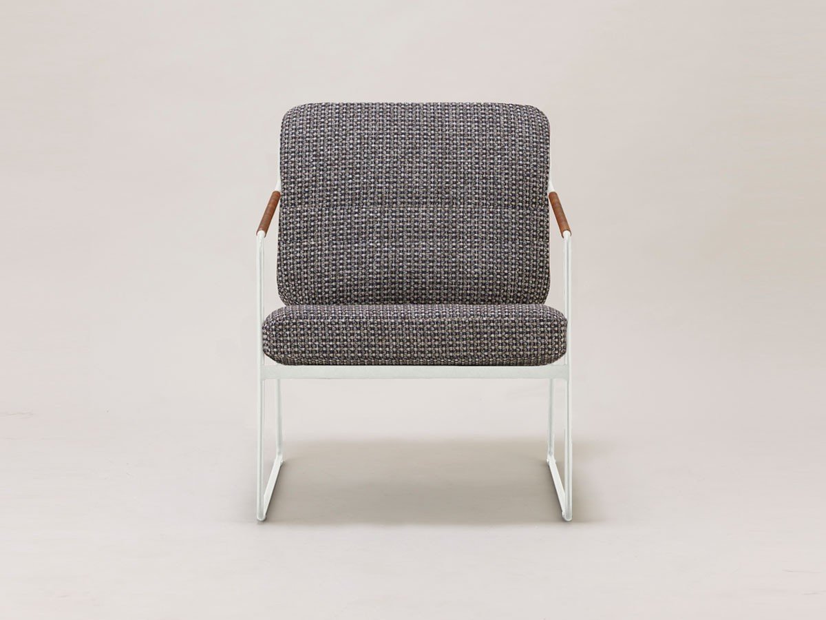 【杉山製作所/Sugiyama Seisakusho / GOODS】のfelice lounge chair / フェリーチェ ラウンジチェア インテリア・キッズ・メンズ・レディースファッション・服の通販 founy(ファニー) 　送料無料　Free Shipping　クッション　Cushion, Throw Pillow　コンパクト　Compact, Small Size　フォルム　Silhouette, Form　ラグジュアリー　Luxury, Elegant　ホーム・キャンプ・アウトドア・お取り寄せ　Home Living / Home & Lifestyle / Camping Gear / Outdoor Camping　家具・インテリア　Home Furniture & Interior. Stylish & Functional Living Spaces　チェア・椅子　Seating & Chairs　ラウンジチェア・リクライナー　Lounge Chairs / Recliners　張地:ハウゼン HaNV ネイビー(AAランク)、フレームサンドホワイト|ID: prp329100000002931 ipo3291000000034210846
