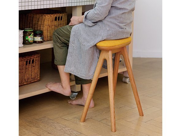 【ナガノインテリア/NAGANO INTERIOR / GOODS】のFriendly!! coupe kitchen stool / フレンドリー クーペ キッチンスツール 高さ63cm SC338-1S63 インテリア・キッズ・メンズ・レディースファッション・服の通販 founy(ファニー) 　送料無料　Free Shipping　クッション　Cushion　コンパクト　Compact　ホーム・キャンプ・アウトドア・お取り寄せ　Home,Garden,Outdoor,Camping Gear　家具・インテリア　Furniture　チェア・椅子　Chair　スツール　Stool　ホーム・キャンプ・アウトドア・お取り寄せ　Home,Garden,Outdoor,Camping Gear　家具・インテリア　Furniture　チェア・椅子　Chair　カウンターチェア・ハイスツール　Counter Chair/High Stool　張地:フレーム:レッドオーク材 HO(ハニーウレタン塗装)|ID: prp329100000002980 ipo3291000000030545781