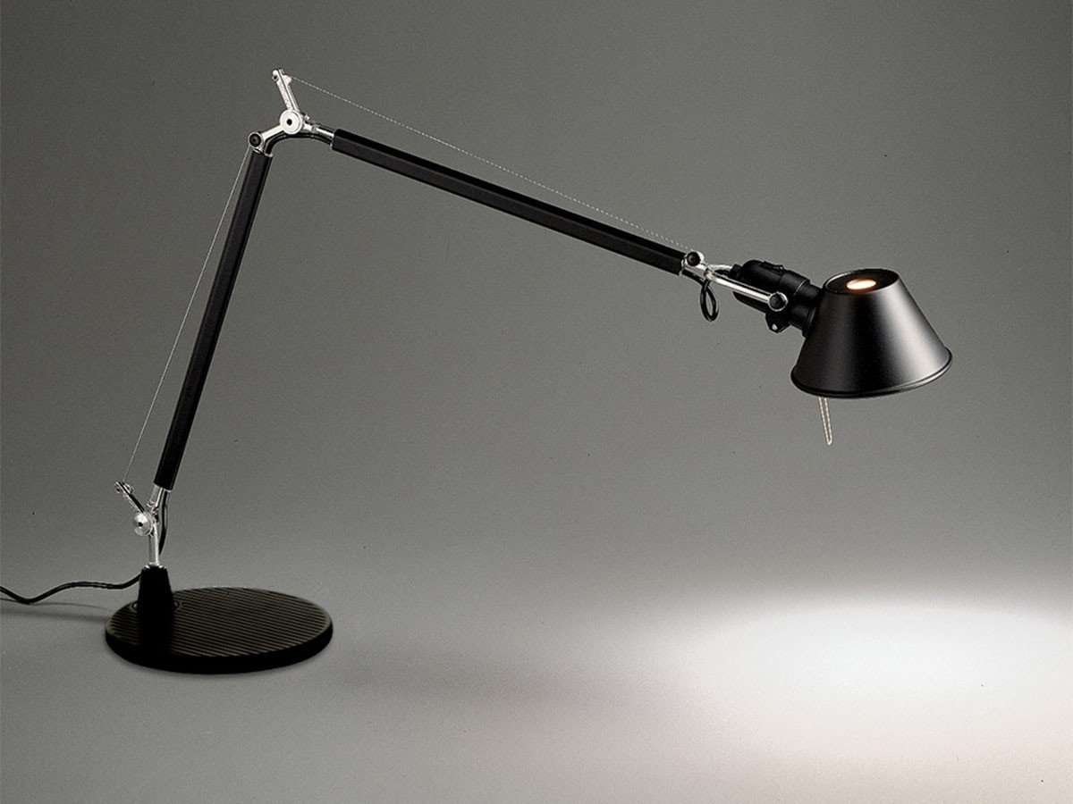 【アルテミデ/Artemide / GOODS】のTOLOMEO Table / トロメオ テーブル インテリア・キッズ・メンズ・レディースファッション・服の通販 founy(ファウニー) 　送料無料　Free Shipping　イタリア　Italy　テーブル　Table, Dining Table　デスク　Desk, Work Desk　フォルム　Silhouette, Form　ワイヤー　Wire, Wired Bra　人気　Popular, Best Seller　ホーム・キャンプ・アウトドア・お取り寄せ　Home Living / Home & Lifestyle / Camping Gear / Outdoor Camping　家具・インテリア　Home Furniture & Interior. Stylish & Functional Living Spaces　ライト・照明　Lamps & Lighting Fixtures　デスクライト・卓上照明　Desk Lamp / Table Lamp / Study Light　ブラック|ID: prp329100000003024 ipo3291000000037077302