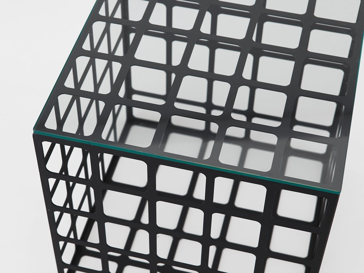 【杉山製作所/Sugiyama Seisakusho / GOODS】のFe Grid Box S / Fe グリッドボックス S インテリア・キッズ・メンズ・レディースファッション・服の通販 founy(ファニー) 　送料無料　Free Shipping　ガラス　Glass, Glassware　テーブル　Table, Dining Table　ボックス　Boxy, Box Shape　ホーム・キャンプ・アウトドア・お取り寄せ　Home Living / Home & Lifestyle / Camping Gear / Outdoor Camping　家具・インテリア　Home Furniture & Interior. Stylish & Functional Living Spaces　テーブル　Dining, Coffee & Side Tables　サイドテーブル・ナイトテーブル　Side & End Tables　ガラス天板参考イメージ|ID: prp329100000003231 ipo3291000000036709660