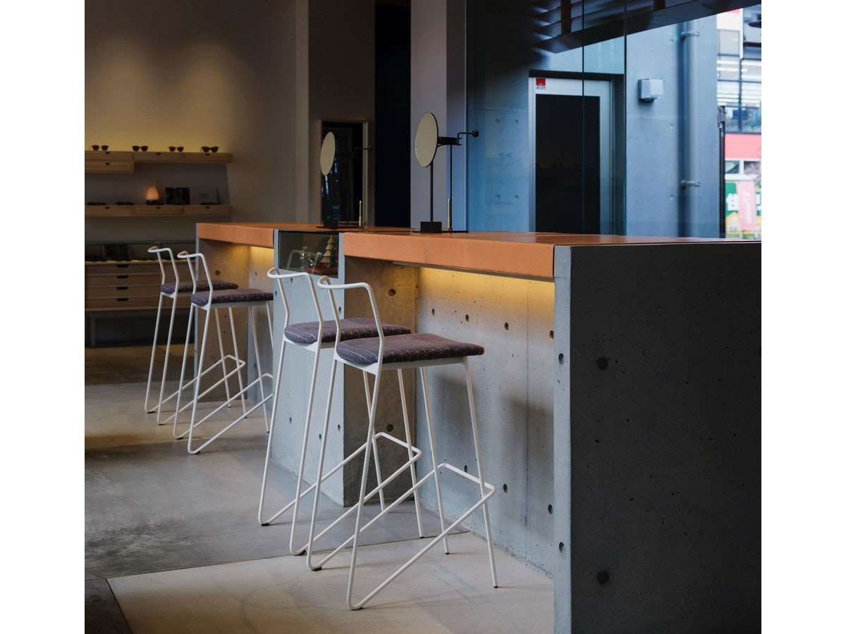 【杉山製作所/Sugiyama Seisakusho / GOODS】のfelice counter chair / フェリーチェ カウンターチェア インテリア・キッズ・メンズ・レディースファッション・服の通販 founy(ファニー) 　送料無料　Free Shipping　ホーム・キャンプ・アウトドア・お取り寄せ　Home Living / Home & Lifestyle / Camping Gear / Outdoor Camping　家具・インテリア　Home Furniture & Interior. Stylish & Functional Living Spaces　チェア・椅子　Seating & Chairs　カウンターチェア・ハイチェア　Bar Stools / High Stools　張地:ソレイユ SGR グレー(Aランク)、フレームサンドホワイト、サイズ:座面高73cm|ID: prp329100000003437 ipo3291000000030163580