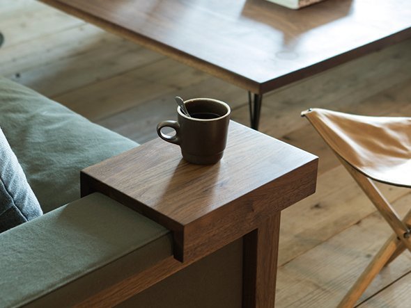 【スウィッチ/SWITCH / GOODS】のCloud 3P Sofa / クラウド 3人掛けソファ インテリア・キッズ・メンズ・レディースファッション・服の通販 founy(ファニー) クッション Cushion, Throw Pillow テーブル Table, Dining Table フレーム Frame, Outline リラックス Relax, Relaxed Fit ホーム・キャンプ・アウトドア・お取り寄せ Home Living / Home & Lifestyle / Camping Gear / Outdoor Camping 家具・インテリア Home Furniture & Interior. Stylish & Functional Living Spaces ソファー Couches & Sofas アームテーブルを付けることで、肘部分をサイドテーブル替わりにお使いいただけます。|ID: prp329100000003482 ipo3291000000036812036