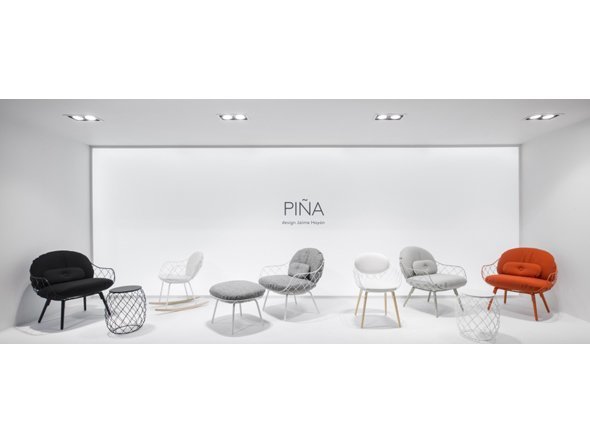 【マジス/MAGIS / GOODS】のPINA Rocking chair / ピーニャ ロッキングチェア ファブリック × 塗装脚 インテリア・キッズ・メンズ・レディースファッション・服の通販 founy(ファニー) 　送料無料　Free Shipping　ウッド　Wood　ファブリック　Fabric　フレーム　Flame　ワイヤー　Wire　ホーム・キャンプ・アウトドア・お取り寄せ　Home,Garden,Outdoor,Camping Gear　家具・インテリア　Furniture　チェア・椅子　Chair　ロッキングチェア　Rocking Chair　PINAシリーズは、豊富なバリエーションが展開されています。|ID: prp329100000003491 ipo3291000000030212886