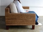 【カジャ/KAJA / GOODS】のFARGO Omi Sofa / ファーゴ オミソファ 2人掛け 大人の最旬トレンドファッション＆コーディネート founy(ファウニー) フレーム Frame, Outline リゾート Resort, Vacation Style リラックス Relax, Relaxed Fit リーフ Leaf, Botanical Leaf ホーム・キャンプ・アウトドア・お取り寄せ Home Living / Home & Lifestyle / Camping Gear / Outdoor Camping 家具・インテリア Home Furniture & Interior. Stylish & Functional Living Spaces ソファー Couches & Sofas thumbnail 見た目にもリラックス感のあるシートは、高さを抑えたゆったりとした座り心地。|ID: prp329100000003534 ipo3291000000037080818