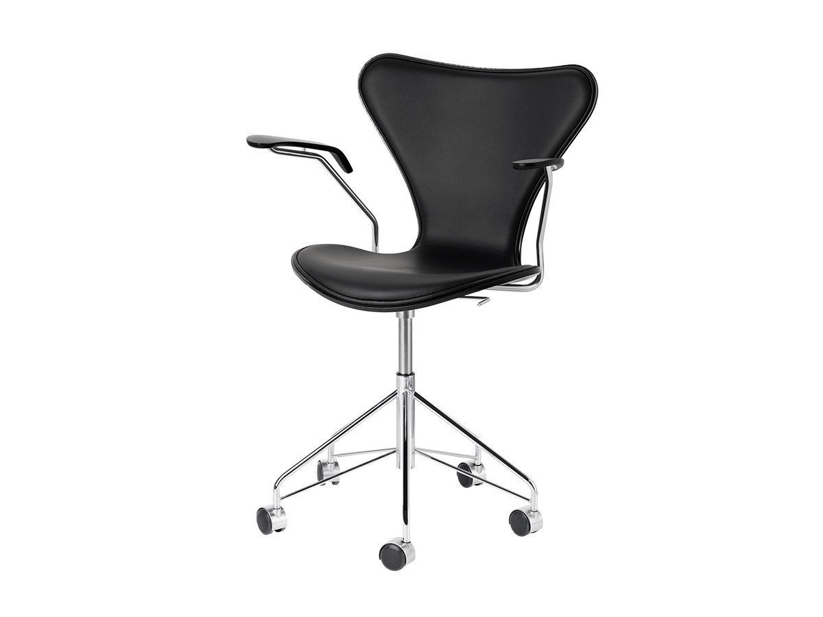 【フリッツ ハンセン/FRITZ HANSEN / GOODS】のSERIES 7 / セブンチェア フロントパディング アームチェア キャスター付き回転ベース 3217 インテリア・キッズ・メンズ・レディースファッション・服の通販 founy(ファニー) 　ウッド　Wood　キャップ　Cap　シェイプ　Shape　シルク　Silk　ファブリック　Fabric　フォルム　Form　送料無料　Free Shipping　おすすめ　Recommend　ホーム・キャンプ・アウトドア・お取り寄せ　Home,Garden,Outdoor,Camping Gear　家具・インテリア　Furniture　チェア・椅子　Chair　アームチェア　Armchair　ホーム・キャンプ・アウトドア・お取り寄せ　Home,Garden,Outdoor,Camping Gear　家具・インテリア　Furniture　チェア・椅子　Chair　オフィスチェア・デスクチェア　Office Chair/Desk Chair　フレーム:クローム仕上、キャスターキャップ:クローム仕上|ID: prp329100000003695 ipo3291000000030191939