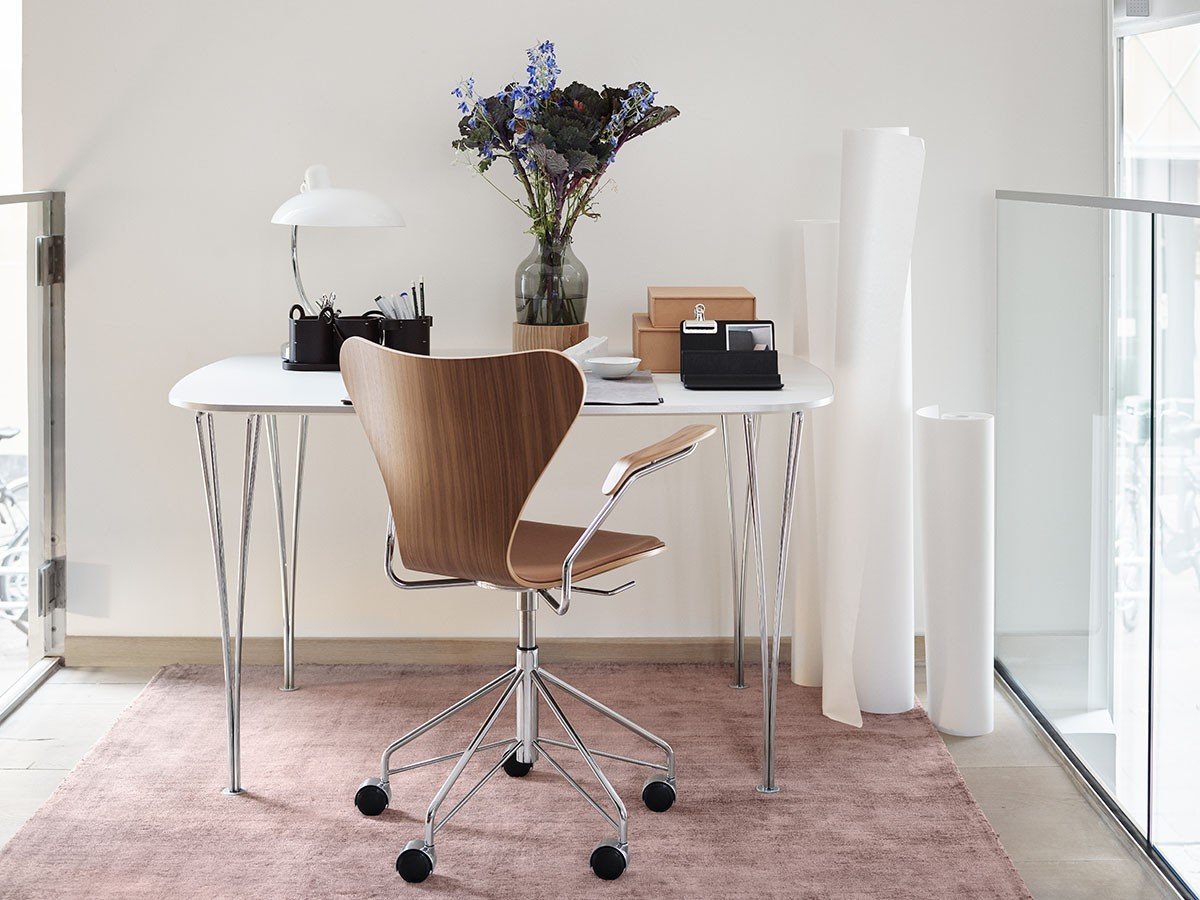 【フリッツ ハンセン/FRITZ HANSEN / GOODS】のSERIES 7 / セブンチェア フロントパディング アームチェア キャスター付き回転ベース 3217 人気、トレンドファッション・服の通販 founy(ファニー) 　ウッド　Wood　キャップ　Cap　シェイプ　Shape　シルク　Silk　ファブリック　Fabric　フォルム　Form　送料無料　Free Shipping　おすすめ　Recommend　ホーム・キャンプ・アウトドア・お取り寄せ　Home,Garden,Outdoor,Camping Gear　家具・インテリア　Furniture　チェア・椅子　Chair　アームチェア　Armchair　ホーム・キャンプ・アウトドア・お取り寄せ　Home,Garden,Outdoor,Camping Gear　家具・インテリア　Furniture　チェア・椅子　Chair　オフィスチェア・デスクチェア　Office Chair/Desk Chair　other-6|ID: prp329100000003695 ipo3291000000031502724