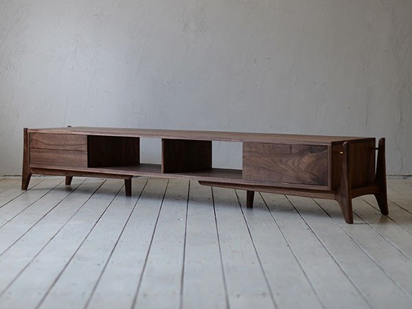 【グリニッチ オリジナル ファニチャー/greeniche original furniture / GOODS】のLuu Board / ルーボード インテリア・キッズ・メンズ・レディースファッション・服の通販 founy(ファニー) ウッド Wooden Design オイル Body Oil 人気 Popular, Best Seller おすすめ Recommended / Our Picks ホーム・キャンプ・アウトドア・お取り寄せ Home Living / Home & Lifestyle / Camping Gear / Outdoor Camping 家具・インテリア Home Furniture & Interior. Stylish & Functional Living Spaces テレビボード・テレビ台 TV Cabinets & Consoles テレビ台・TVボード Tv Board ウッド:ウォルナット|ID: prp329100000003711 ipo3291000000036647583