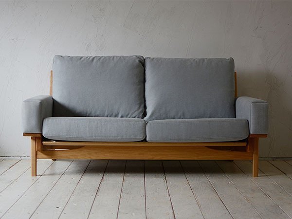 【グリニッチ オリジナル ファニチャー/greeniche original furniture / GOODS】のnewnormal Low Sofa 2P / ニューノーマル ローソファ 2P インテリア・キッズ・メンズ・レディースファッション・服の通販 founy(ファニー) 　アンティーク　Antique　ウッド　Wood　オイル　Oil　ヴィンテージ　Vintage　クッション　Cushion　人気　Popularity　バランス　Balance　ビンテージ　Vintage　フィット　Fit　フェザー　Feather　フレーム　Flame　リラックス　Relax　おすすめ　Recommend　ホーム・キャンプ・アウトドア・お取り寄せ　Home,Garden,Outdoor,Camping Gear　家具・インテリア　Furniture　ソファー　Sofa　張地:caleido / カレイド #1497(グループA)、フレーム:レッドオーク|ID: prp329100000003805 ipo3291000000030240727