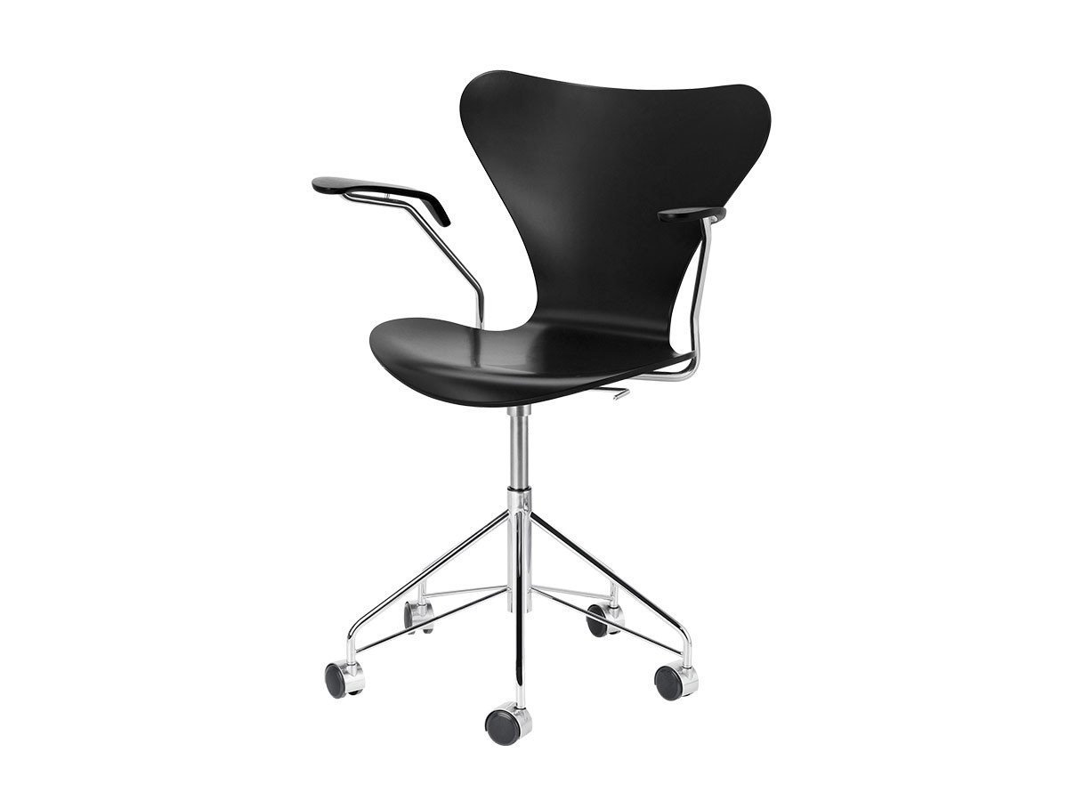 【フリッツ ハンセン/FRITZ HANSEN / GOODS】のSERIES 7 / セブンチェア アームチェア キャスター付き回転ベース 3217 インテリア・キッズ・メンズ・レディースファッション・服の通販 founy(ファニー) 　ウッド　Wooden Design　キャップ　Cap, Baseball Cap　シェイプ　Shape, Slim Fit　シルク　Silk, 100% Silk　フォルム　Silhouette, Form　送料無料　Free Shipping　おすすめ　Recommended / Our Picks　ホーム・キャンプ・アウトドア・お取り寄せ　Home Living / Home & Lifestyle / Camping Gear / Outdoor Camping　家具・インテリア　Home Furniture & Interior. Stylish & Functional Living Spaces　チェア・椅子　Seating & Chairs　アームチェア・アクセントチェア　Armchairs & Accent Chairs　ホーム・キャンプ・アウトドア・お取り寄せ　Home Living / Home & Lifestyle / Camping Gear / Outdoor Camping　家具・インテリア　Home Furniture & Interior. Stylish & Functional Living Spaces　チェア・椅子　Seating & Chairs　オフィスチェア・在宅ワーク用チェア　Office & Desk Chairs　シェル / アーム:ラッカー / ブラック、フレーム:クローム仕上、キャスターキャップ:クローム仕上|ID: prp329100000003942 ipo3291000000030192004