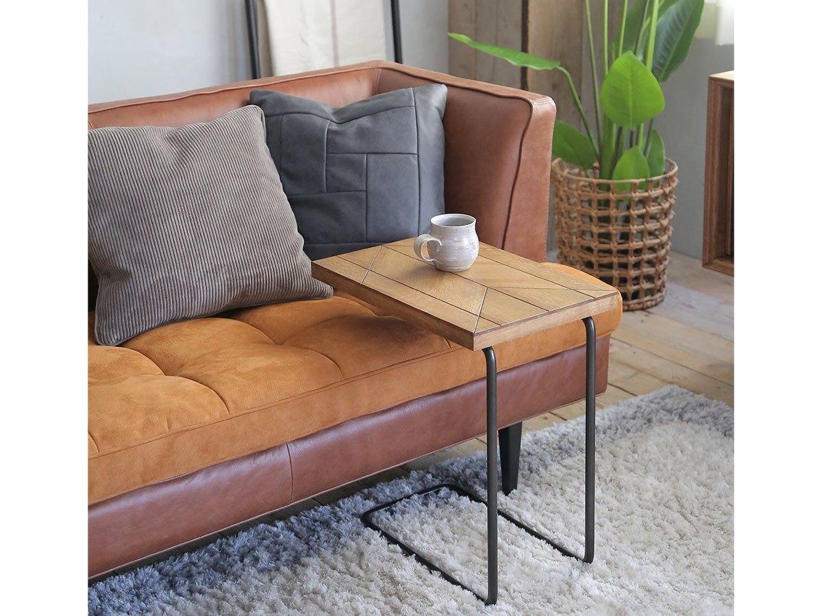 【ノットアンティークス/knot antiques / CRASH GATE / GOODS】のCHAY II SIDE TABLE / チャイ 2 サイドテーブル(矢柄天板) 人気、トレンドファッション・服の通販 founy(ファニー) 　シンプル　Simple, Minimal　テーブル　Table, Dining Table　フレーム　Frame, Outline　ホーム・キャンプ・アウトドア・お取り寄せ　Home Living / Home & Lifestyle / Camping Gear / Outdoor Camping　家具・インテリア　Home Furniture & Interior. Stylish & Functional Living Spaces　テーブル　Dining, Coffee & Side Tables　サイドテーブル・ナイトテーブル　Side & End Tables　other-3|ID: prp329100000004123 ipo3291000000031528154
