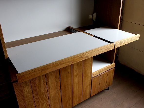 【アデペシュ/a.depeche】のcadeal kitchen board 1200 / カデル キッチンボード 1200 インテリア・キッズ・メンズ・レディースファッション・服の通販 founy(ファウニー) 　フレーム　Frame, Outline　ホーム・キャンプ・アウトドア・お取り寄せ　Home Living / Home & Lifestyle / Camping Gear / Outdoor Camping　キッチン・ダイニング　Kitchen & Dining Essentials. Stylish & Functional Tableware　キッチン収納　Kitchen Storage　キッチン収納・食器棚・レンジ台　Kitchen Cabinet　ホーム・キャンプ・アウトドア・お取り寄せ　Home Living / Home & Lifestyle / Camping Gear / Outdoor Camping　キッチン・ダイニング　Kitchen & Dining Essentials. Stylish & Functional Tableware　キッチン家電・キッチン用品　Kitchen Appliances & Tools　マグカップ・カップ&ソーサー・陶器食器　Mugs / Cups and Saucers / Ceramic Drinkware　オープン部分にはスライドレールが付いていますので、前に引き出すことが可能です。|ID: prp329100000004194 ipo3291000000037071388