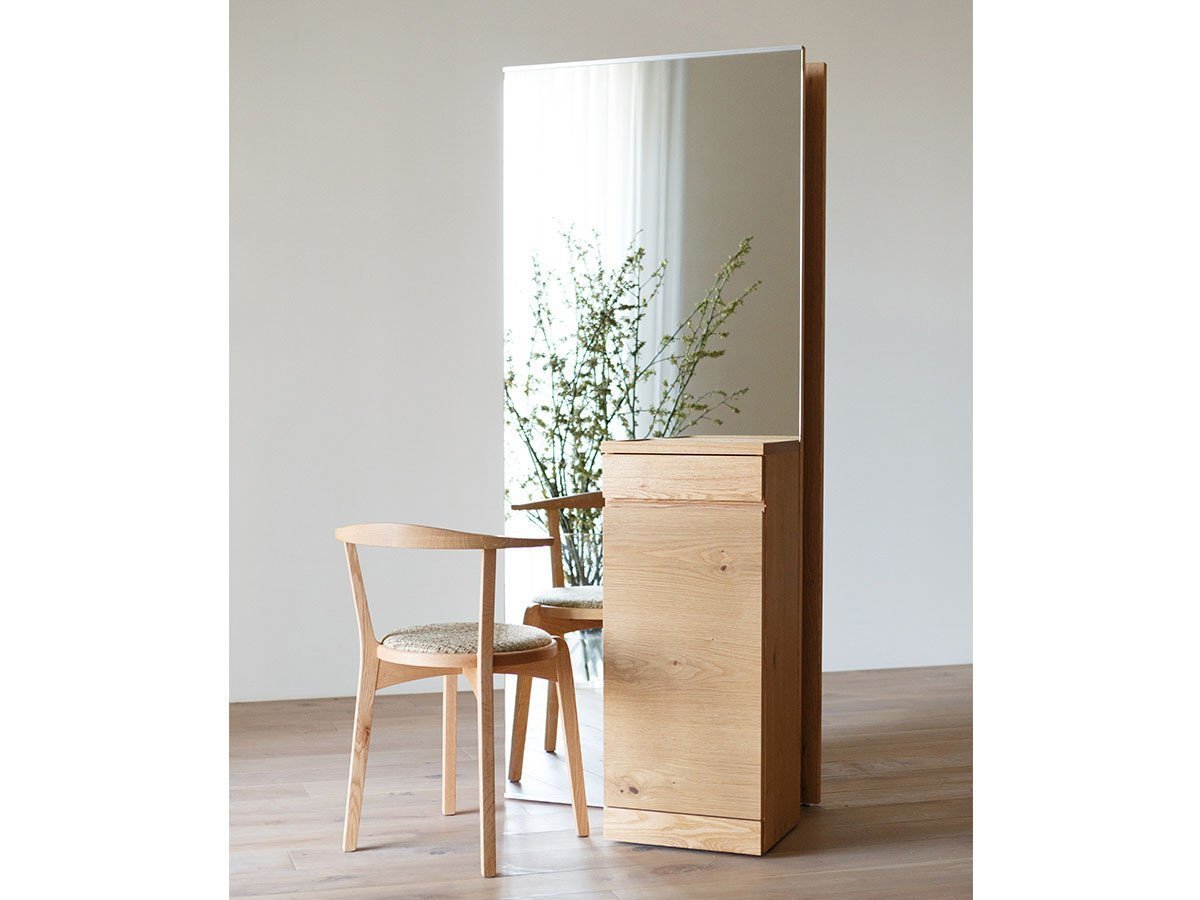 【ヒラシマ/HIRASHIMA / GOODS】のCARAMELLA Storage Mirror 070 / カラメッラ ストレージミラー 070 インテリア・キッズ・メンズ・レディースファッション・服の通販 founy(ファニー) 　アクセサリー　Accessories　コンパクト　Compact　スタンド　Stand　ネックレス　Necklace　ボックス　Box　ホーム・キャンプ・アウトドア・お取り寄せ　Home,Garden,Outdoor,Camping Gear　家具・インテリア　Furniture　収納家具・キャビネット　Storage Furniture　ホーム・キャンプ・アウトドア・お取り寄せ　Home,Garden,Outdoor,Camping Gear　家具・インテリア　Furniture　ミラー・ドレッサー　Mirror　ミラー・鏡　Mirror　ホーム・キャンプ・アウトドア・お取り寄せ　Home,Garden,Outdoor,Camping Gear　家具・インテリア　Furniture　ミラー・ドレッサー　Mirror　ドレッサー　Dresser　椅子やスツールを合わせればドレッサーとしてもお使いいただけます。|ID: prp329100000004310 ipo3291000000030218417