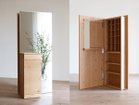 【ヒラシマ/HIRASHIMA / GOODS】のCARAMELLA Storage Mirror 070 / カラメッラ ストレージミラー 070 全身を映し出すほどの大幅なミラーは、収納スペースの扉になっています。|ID: prp329100000004310 ipo3291000000030218427