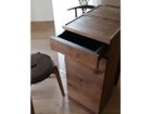 【ヒラシマ/HIRASHIMA / GOODS】のCARAMELLA Storage Mirror 070 / カラメッラ ストレージミラー 070 ミラー前にある引出し付き収納ボックスには、引出し1杯と可動棚付き収納スペースがあります。|ID: prp329100000004310 ipo3291000000030218462