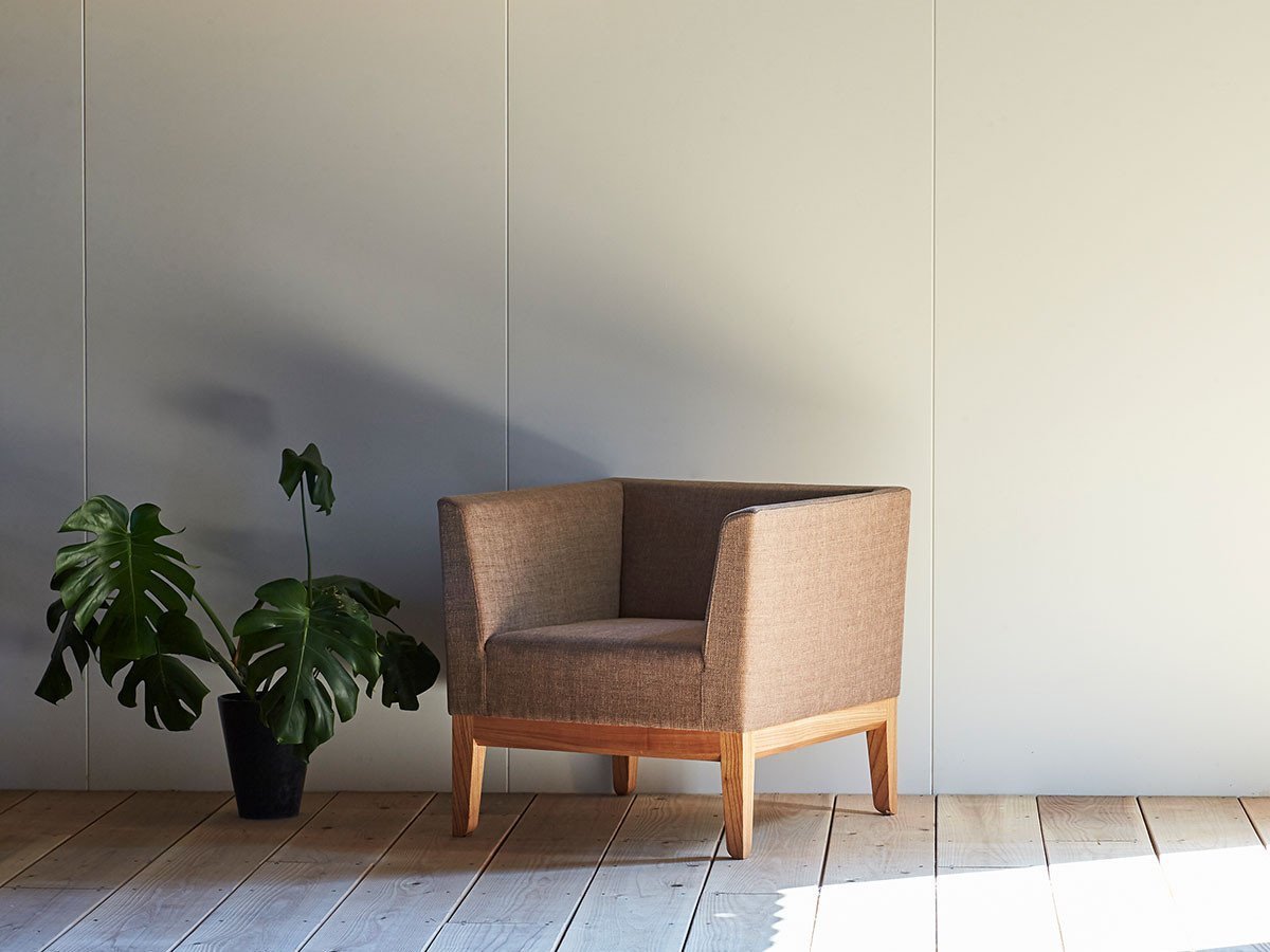 【アジム/AJIM / GOODS】のcielo sofa 1p / シエロ ソファ 1人掛け インテリア・キッズ・メンズ・レディースファッション・服の通販 founy(ファニー) 送料無料 Free Shipping おすすめ Recommended / Our Picks コンパクト Compact, Small Size バランス Balance, Style Balance ホーム・キャンプ・アウトドア・お取り寄せ Home Living / Home & Lifestyle / Camping Gear / Outdoor Camping 家具・インテリア Home Furniture & Interior. Stylish & Functional Living Spaces ソファー Couches & Sofas 張地:SG 2116(ランク2)、脚部:センダン|ID: prp329100000004327 ipo3291000000032719740