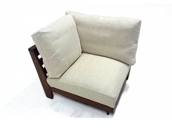 【マスターウォール/MASTERWAL / GOODS】のHEAVEN 950 SOFA / ヘヴン 950 ソファ ワンアーム 1シーター105 インテリア・キッズ・メンズ・レディースファッション・服の通販 founy(ファニー) ウッド Wooden Design クッション Cushion, Throw Pillow フェザー Feather, Feather Detail フレーム Frame, Outline ホーム・キャンプ・アウトドア・お取り寄せ Home Living / Home & Lifestyle / Camping Gear / Outdoor Camping 家具・インテリア Home Furniture & Interior. Stylish & Functional Living Spaces ソファー Couches & Sofas 張地:フレーム:ウォールナット、アーム位置:右アーム|ID: prp329100000004343 ipo3291000000030201626