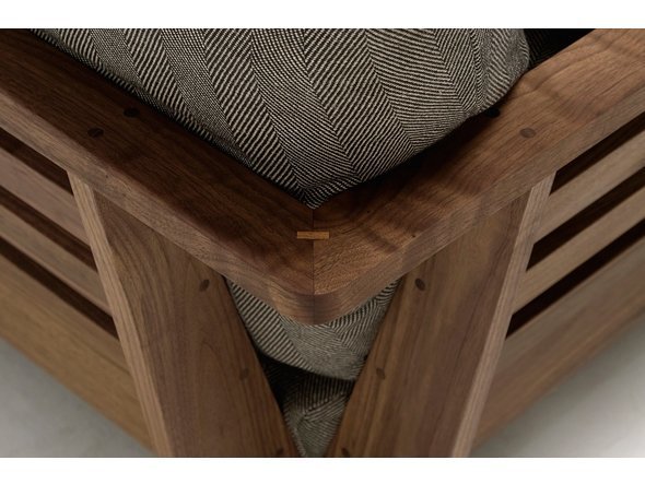 【マスターウォール/MASTERWAL / GOODS】のHEAVEN 950 SOFA / ヘヴン 950 ソファ ワンアーム 1シーター105 インテリア・キッズ・メンズ・レディースファッション・服の通販 founy(ファニー) ウッド Wooden Design クッション Cushion, Throw Pillow フェザー Feather, Feather Detail フレーム Frame, Outline ホーム・キャンプ・アウトドア・お取り寄せ Home Living / Home & Lifestyle / Camping Gear / Outdoor Camping 家具・インテリア Home Furniture & Interior. Stylish & Functional Living Spaces ソファー Couches & Sofas 張地:A783 0011ブラック&リネン(ファブリック5)、フレーム:ウォールナット|ID: prp329100000004343 ipo3291000000030201633