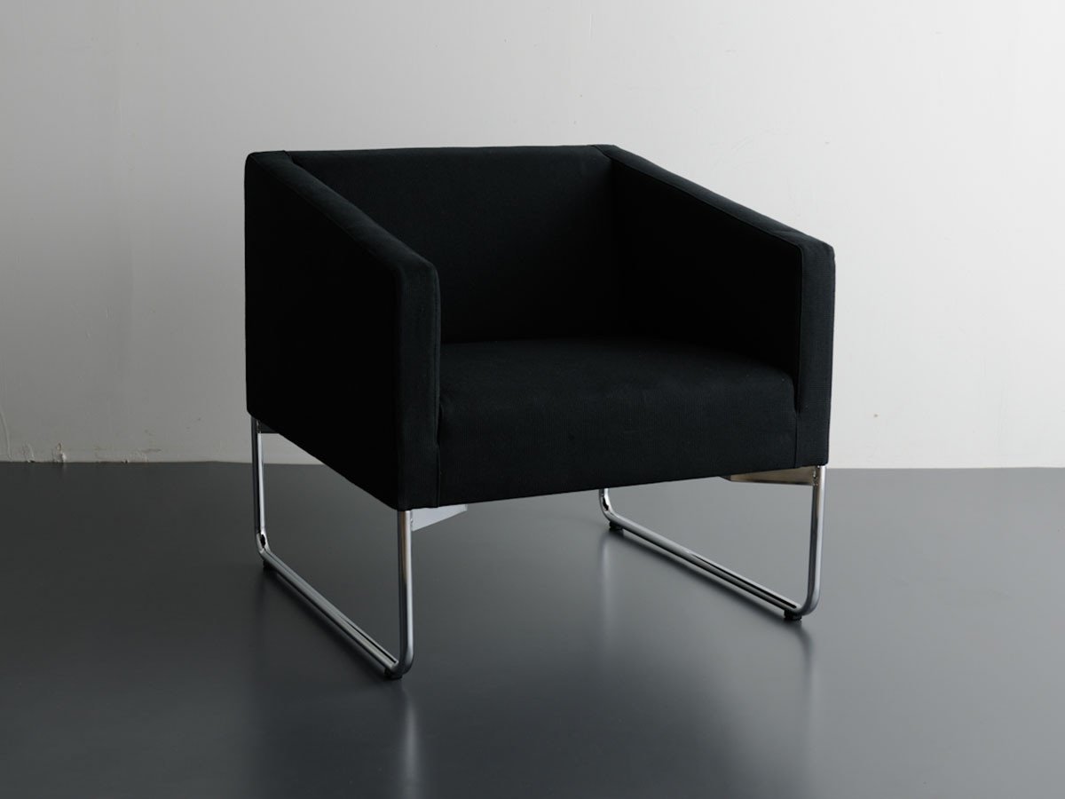 【コモック/COMMOC / GOODS】のPALA SOFA 1P / パラ ソファ 1人掛け インテリア・キッズ・メンズ・レディースファッション・服の通販 founy(ファニー) 　送料無料　Free Shipping　ホーム・キャンプ・アウトドア・お取り寄せ　Home Living / Home & Lifestyle / Camping Gear / Outdoor Camping　家具・インテリア　Home Furniture & Interior. Stylish & Functional Living Spaces　ソファー　Couches & Sofas　脚部クローム|ID: prp329100000004531 ipo3291000000036811475